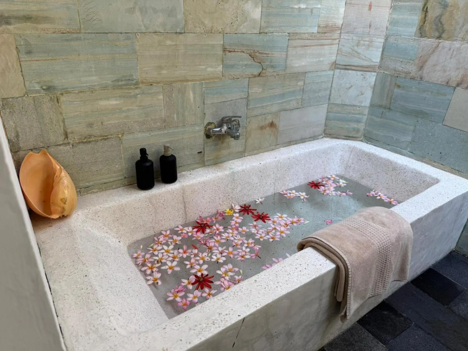 Bathroom in Lembah Sentosa