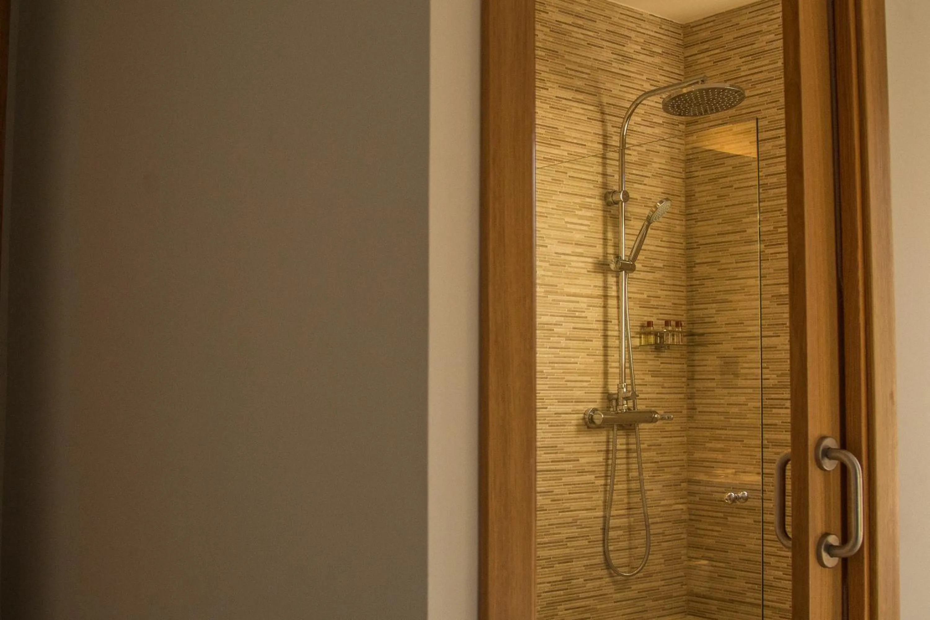 Shower in Hotel Novomar