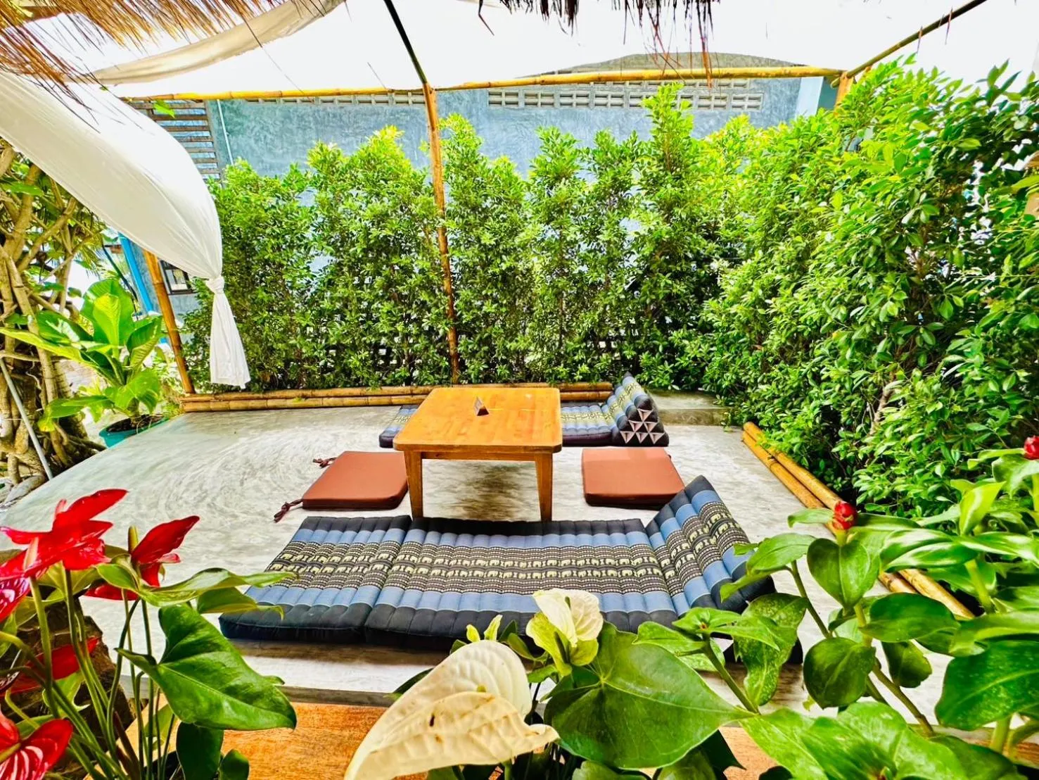 Restaurant/places to eat in The Scenery Beach Resort