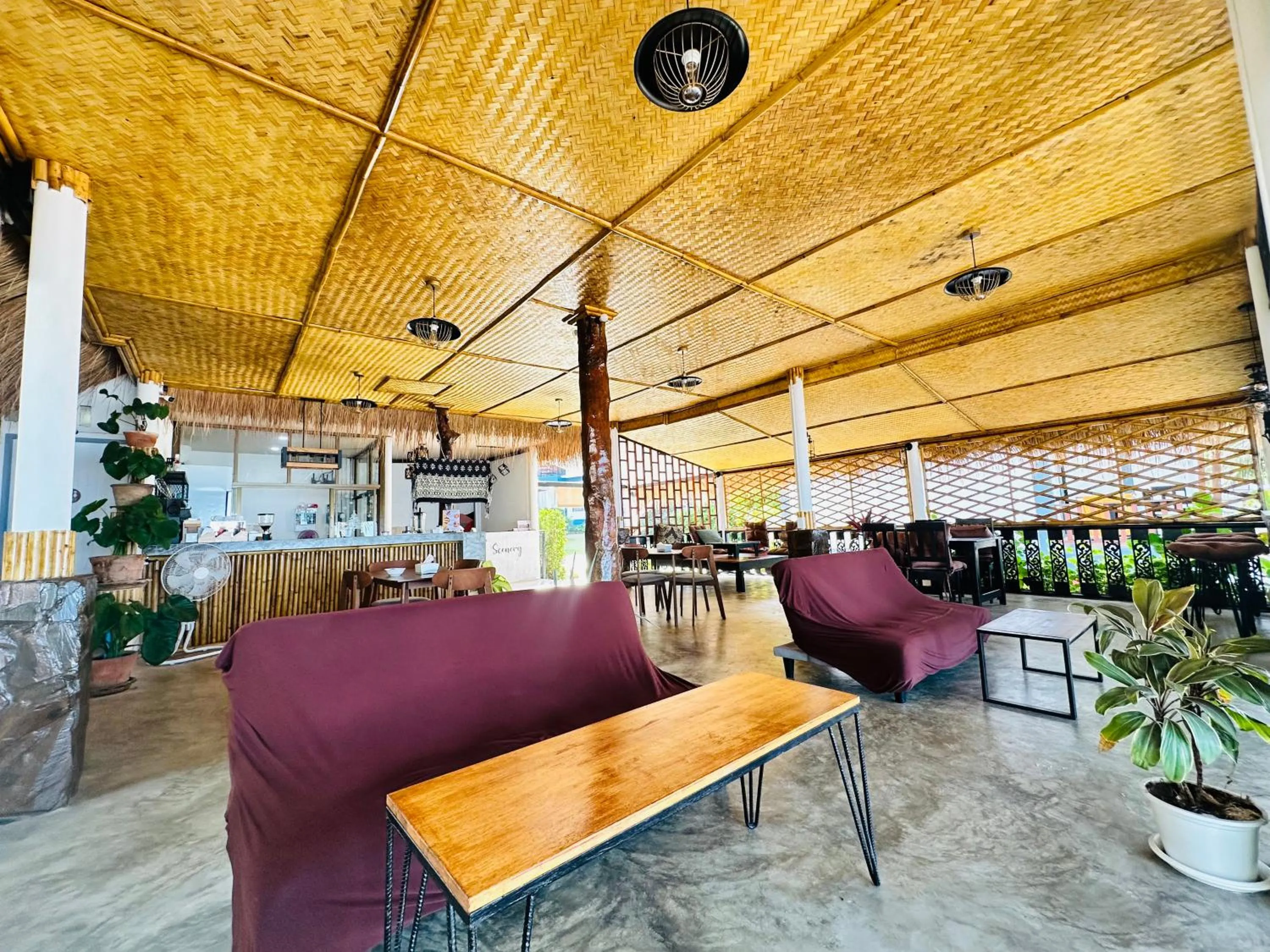 Restaurant/places to eat in The Scenery Beach Resort