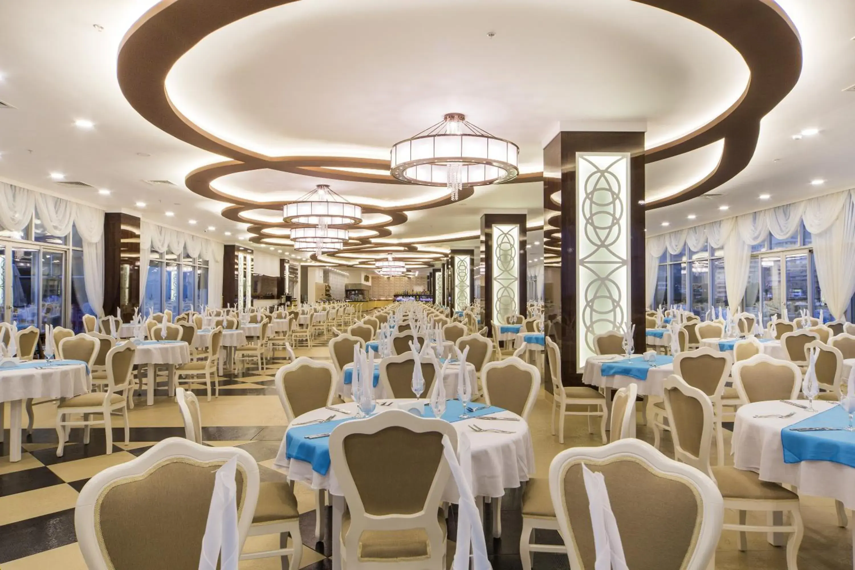 Restaurant/places to eat in Sun Star Resort Hotel Restaurant/places to eat in Sun Star Resort Hotel