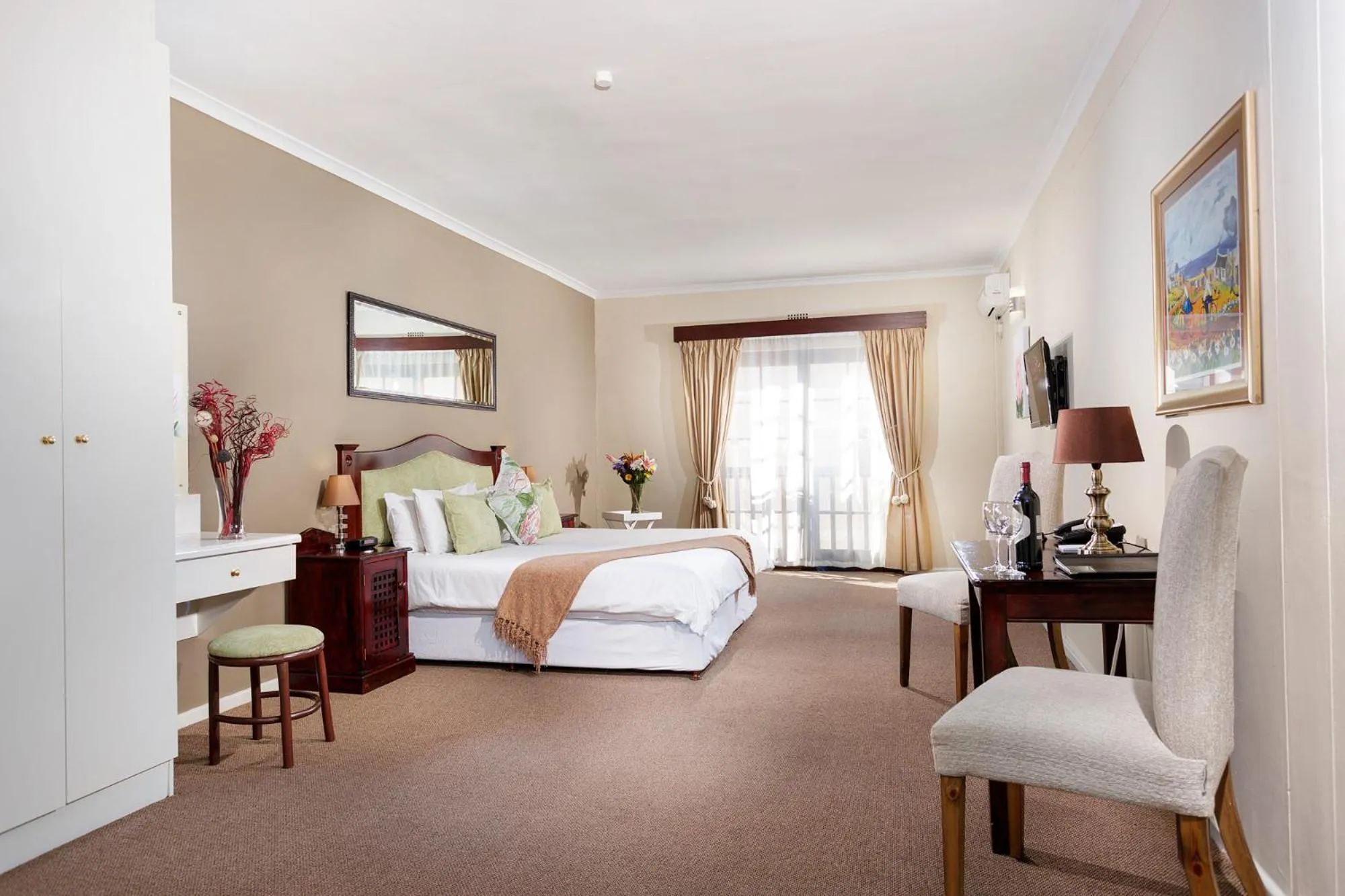 Bedroom in Best Western Cape Suites Hotel