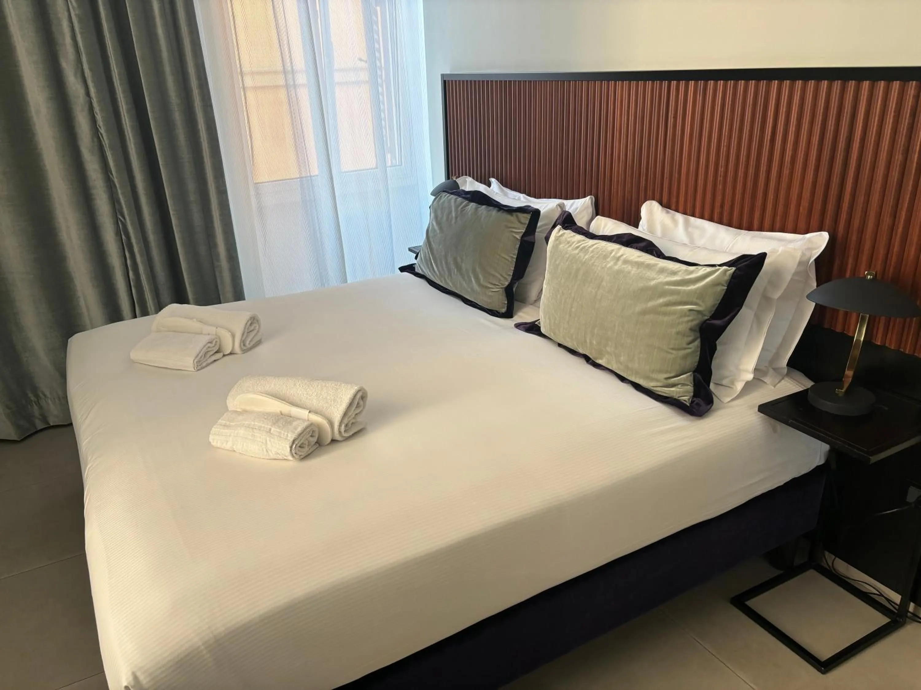 Photo of the whole room, Bed in Navona Theatre Hotel