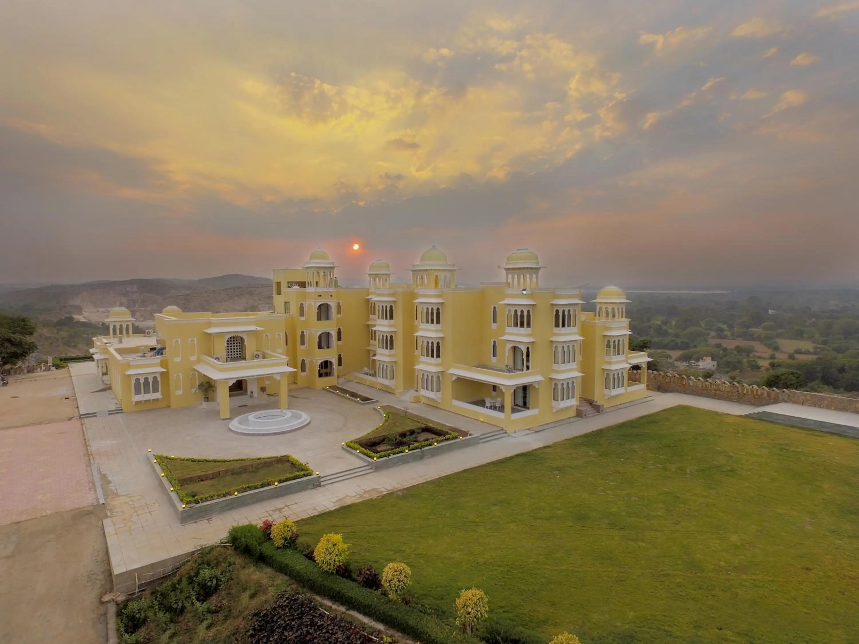 Facade/entrance in jüSTa Brij Bhoomi Resort, Nathdwara