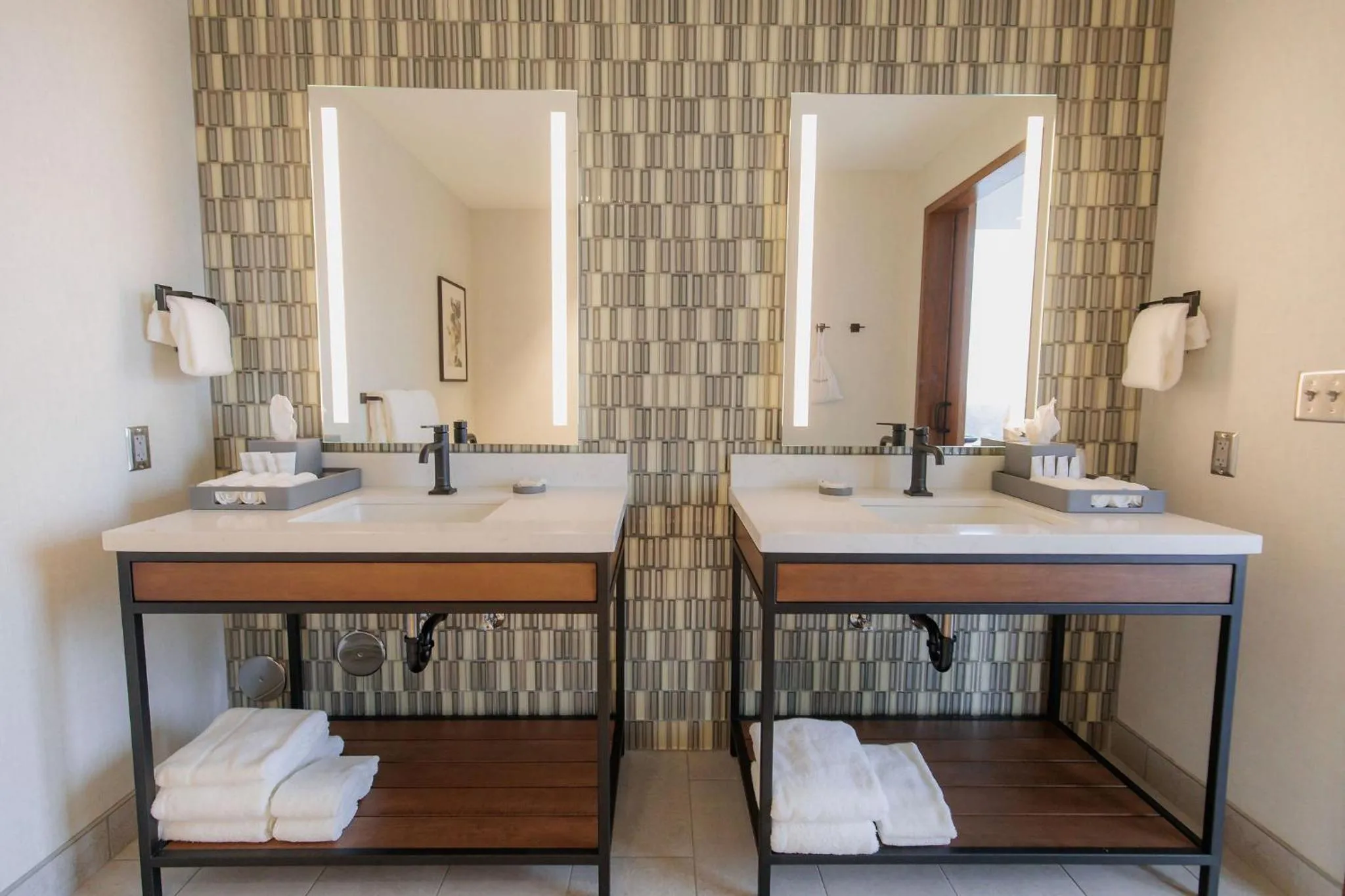 Bathroom in Highpoint Hotel