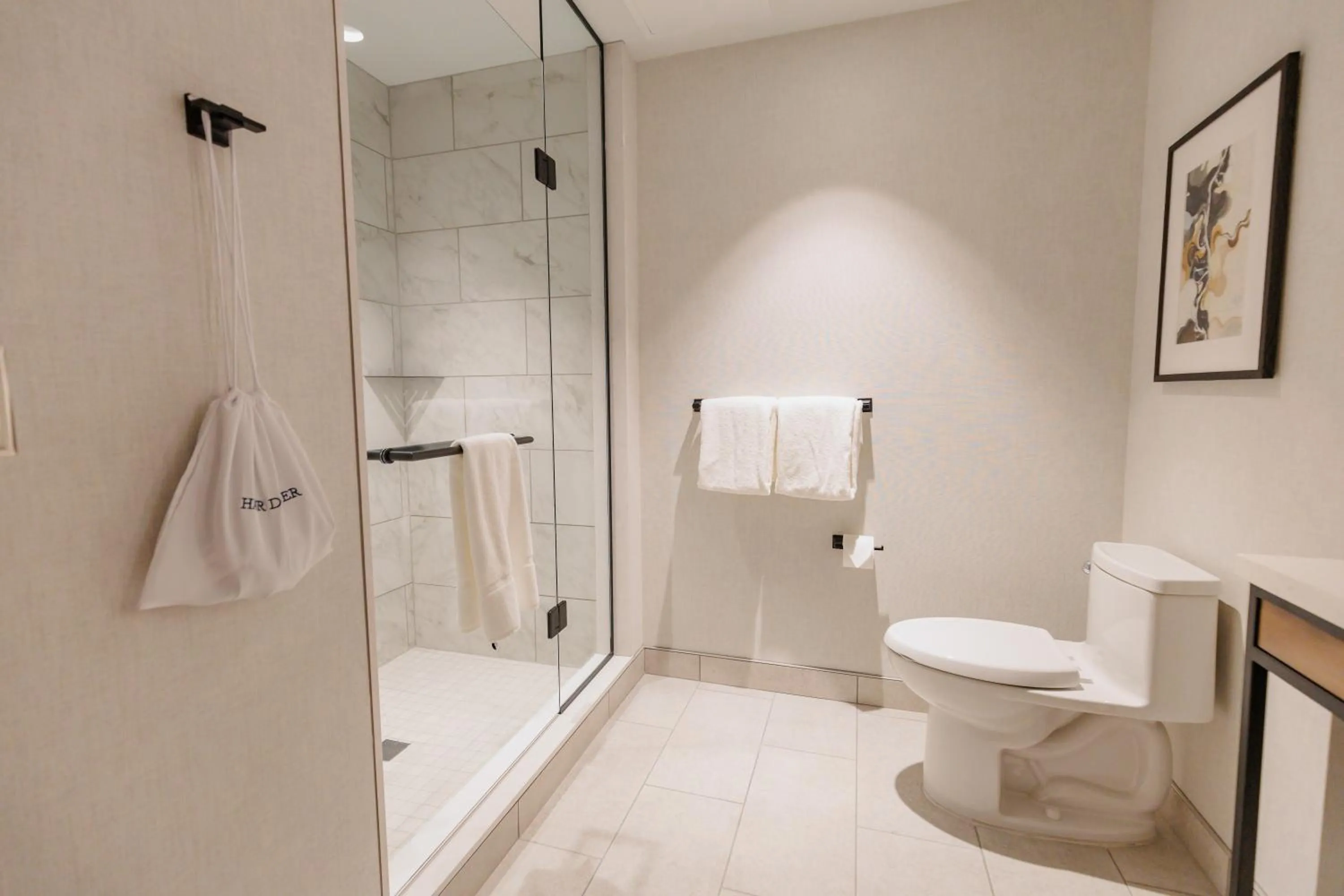 Bathroom in Highpoint Hotel