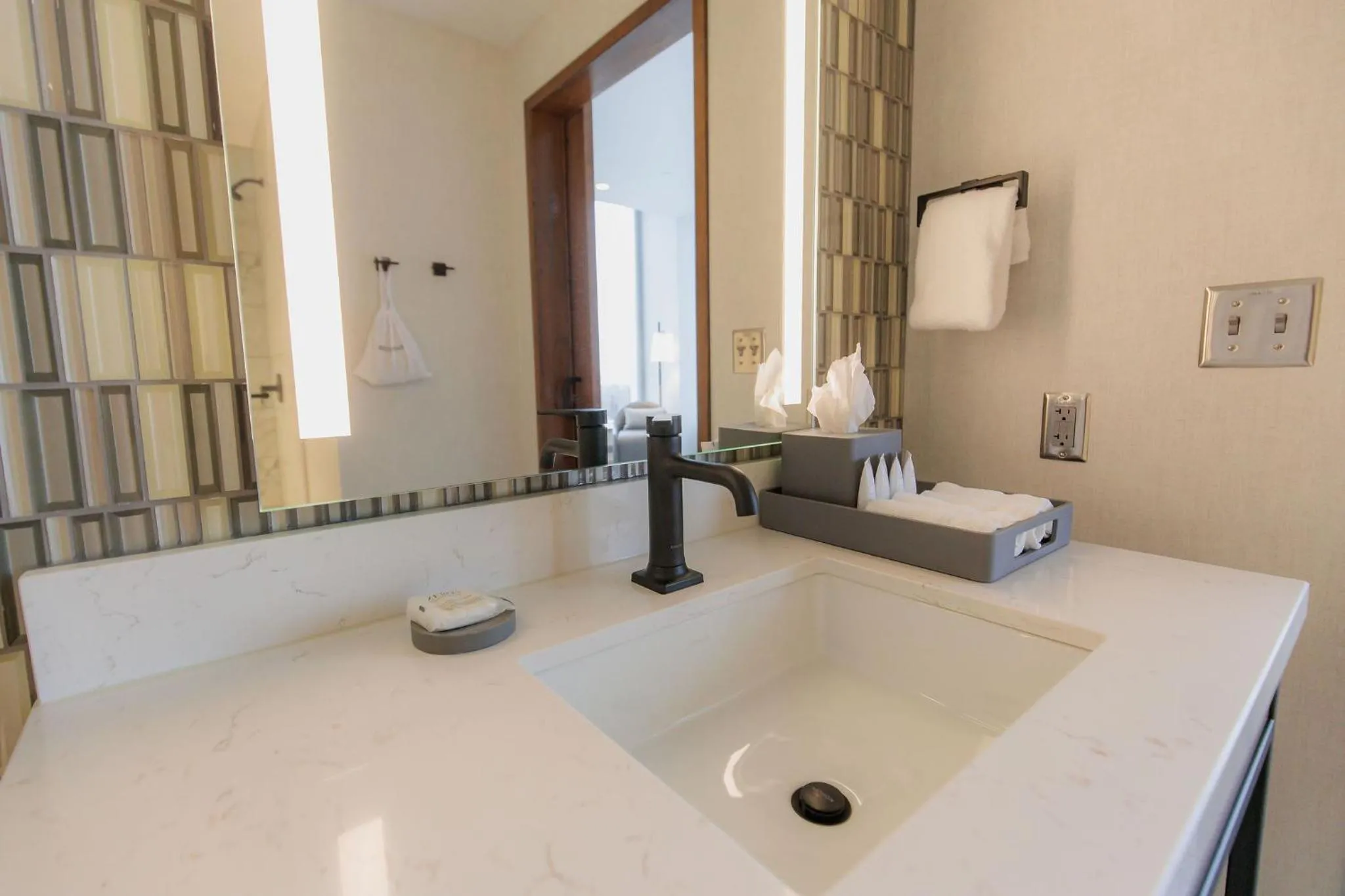 Bathroom in Highpoint Hotel