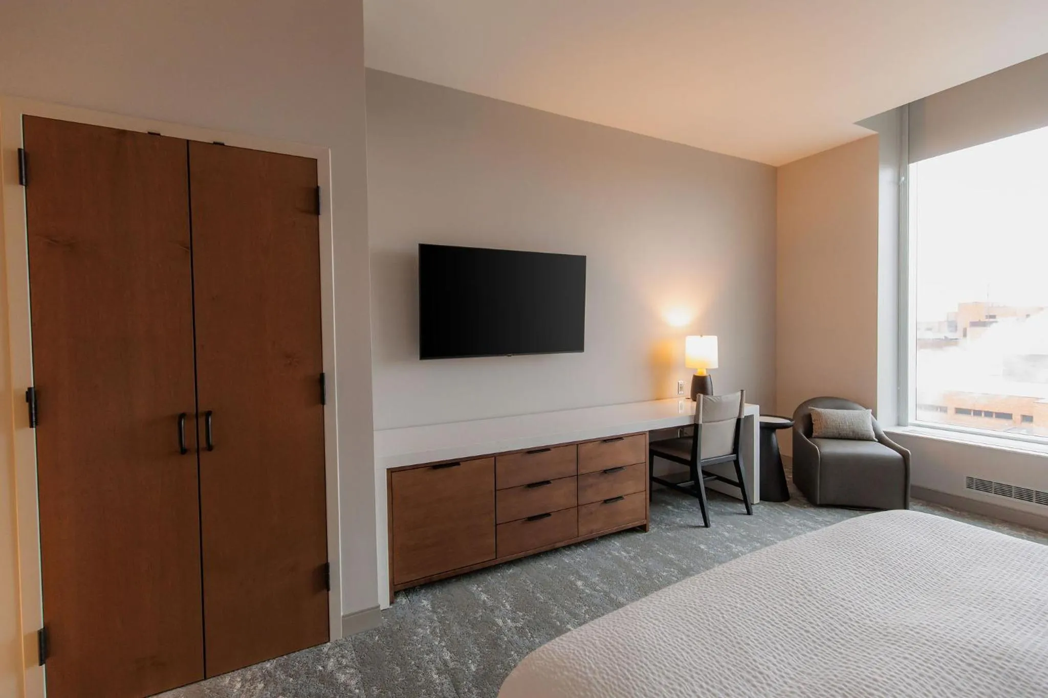 Bedroom, Bed in Highpoint Hotel