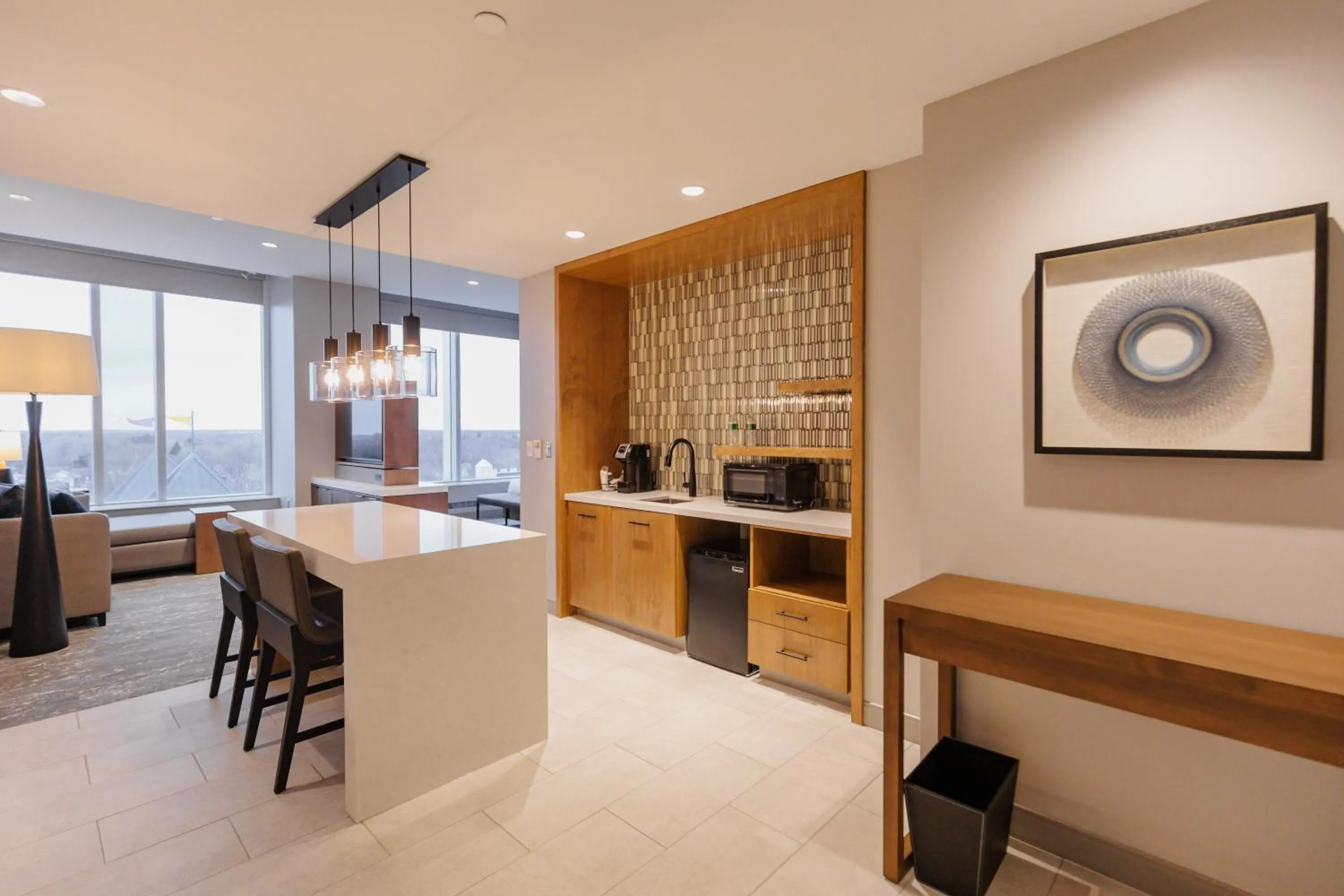 Dining area in Highpoint Hotel
