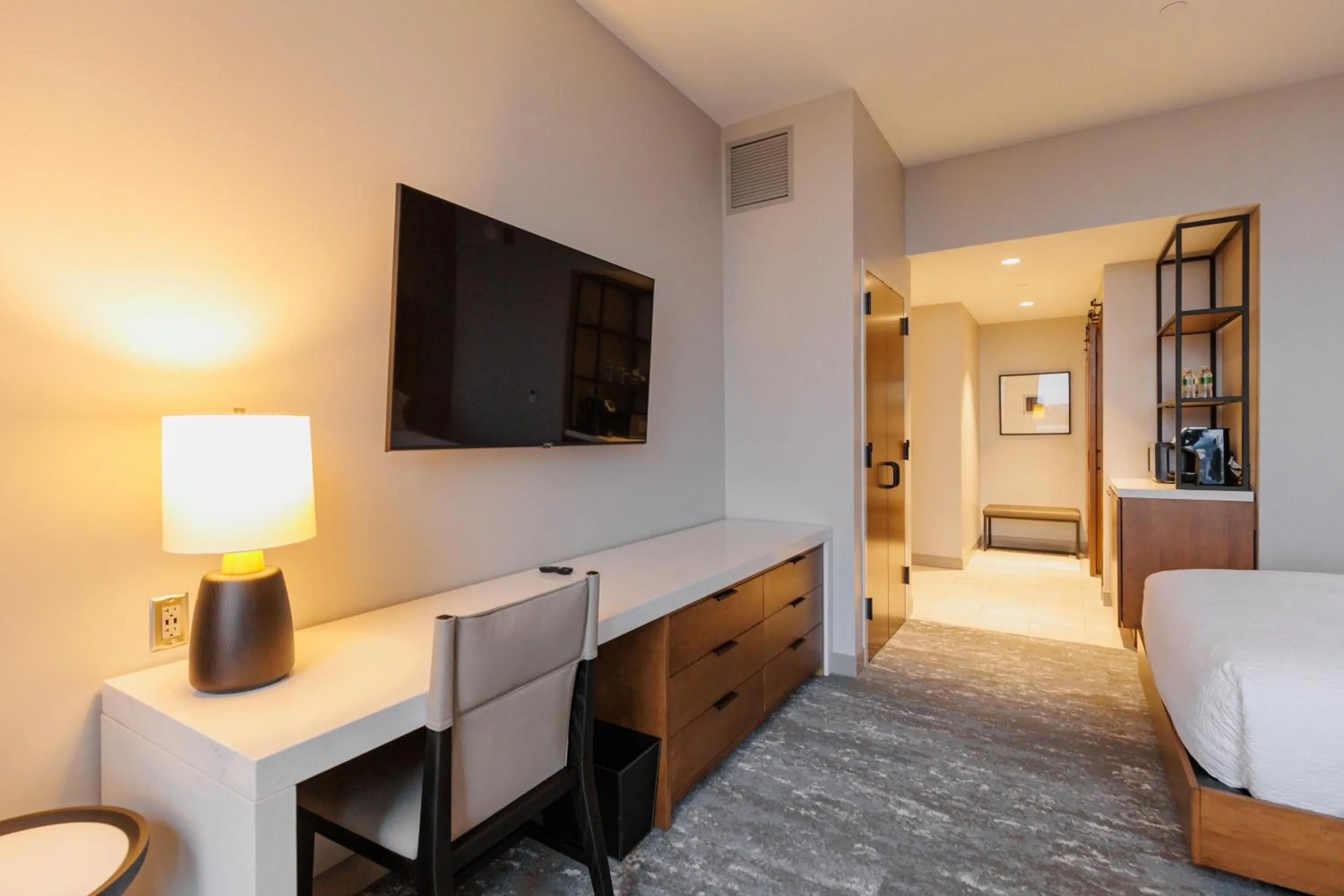 Photo of the whole room, Bed in Highpoint Hotel