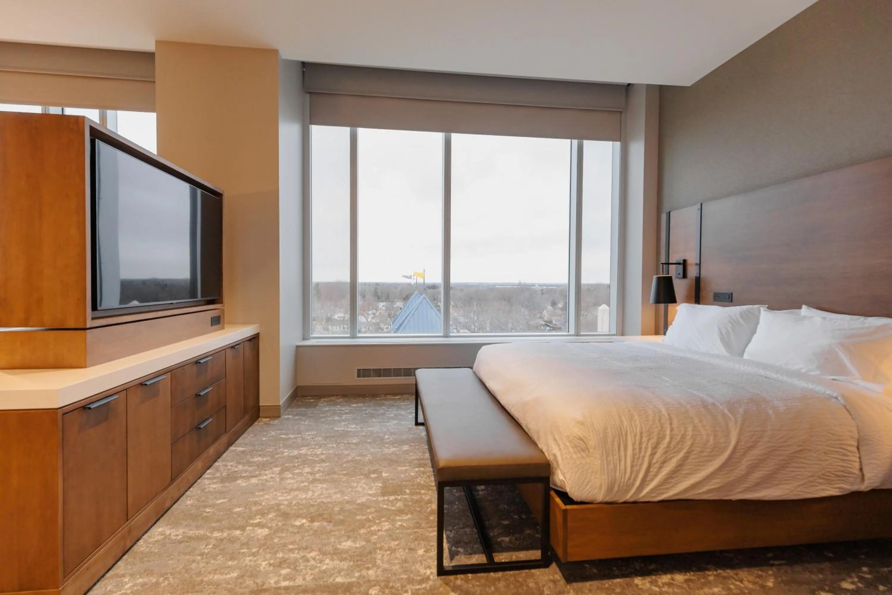 Bedroom, Bed in Highpoint Hotel