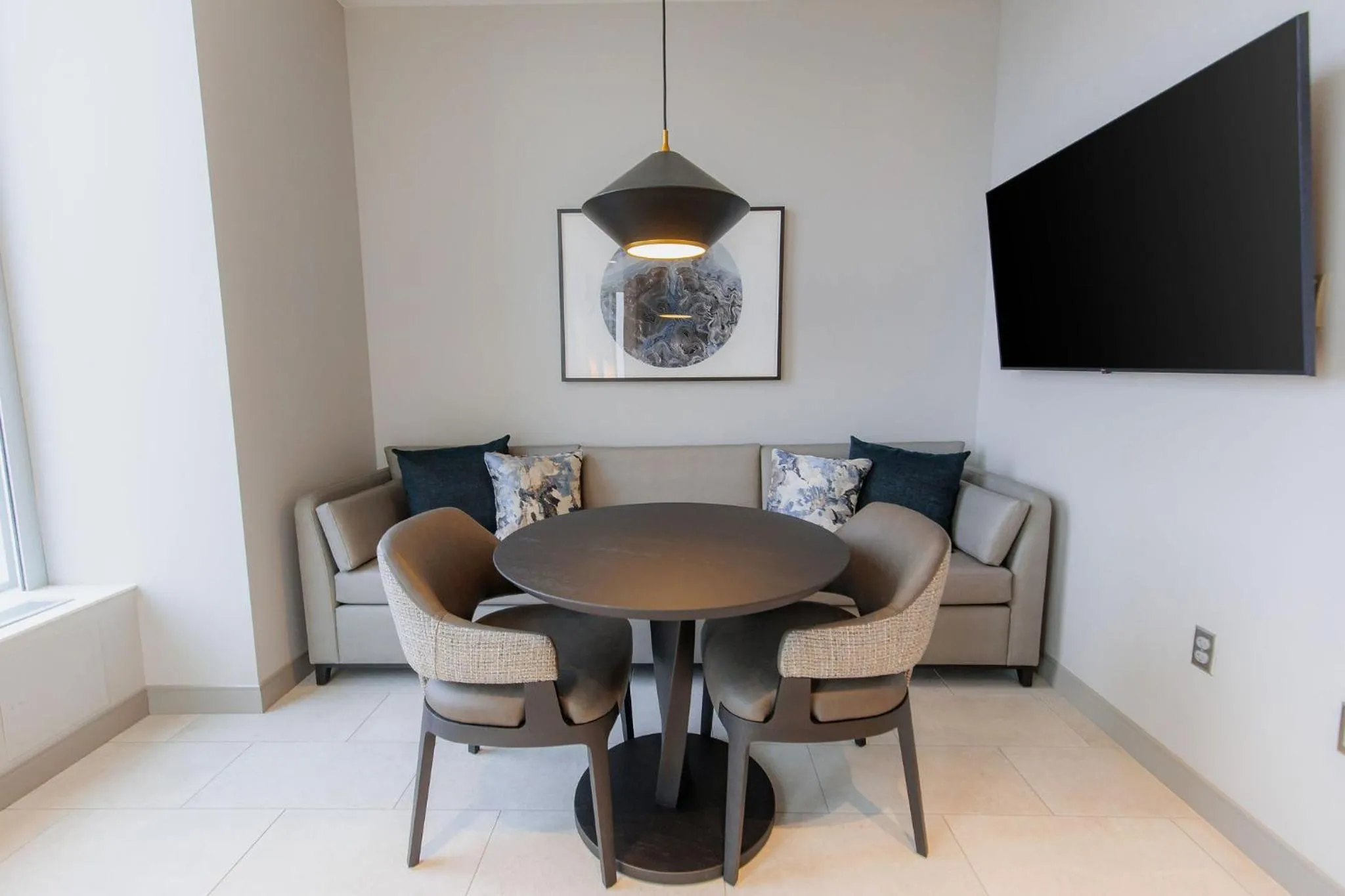Seating area in Highpoint Hotel