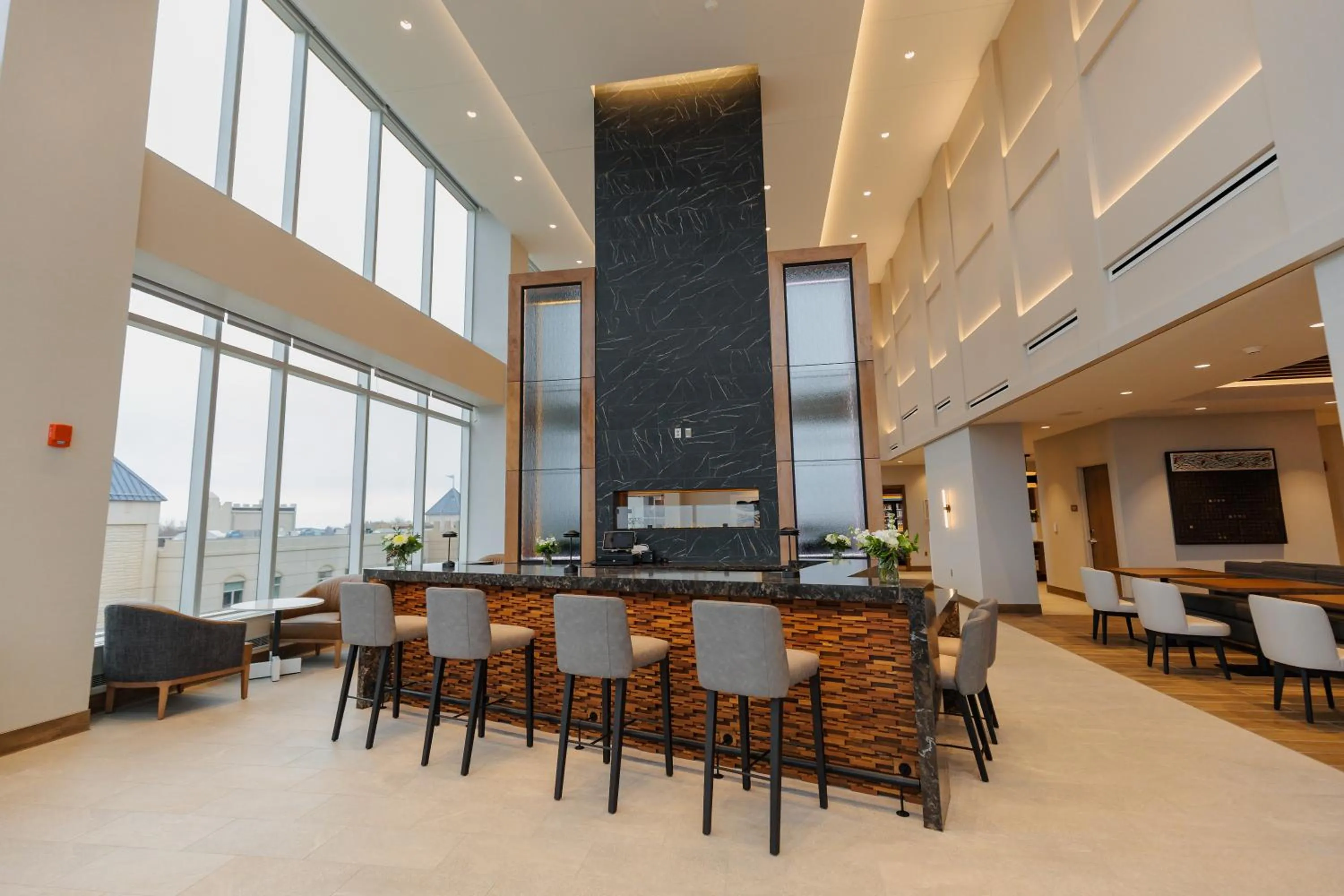 Lounge or bar in Highpoint Hotel