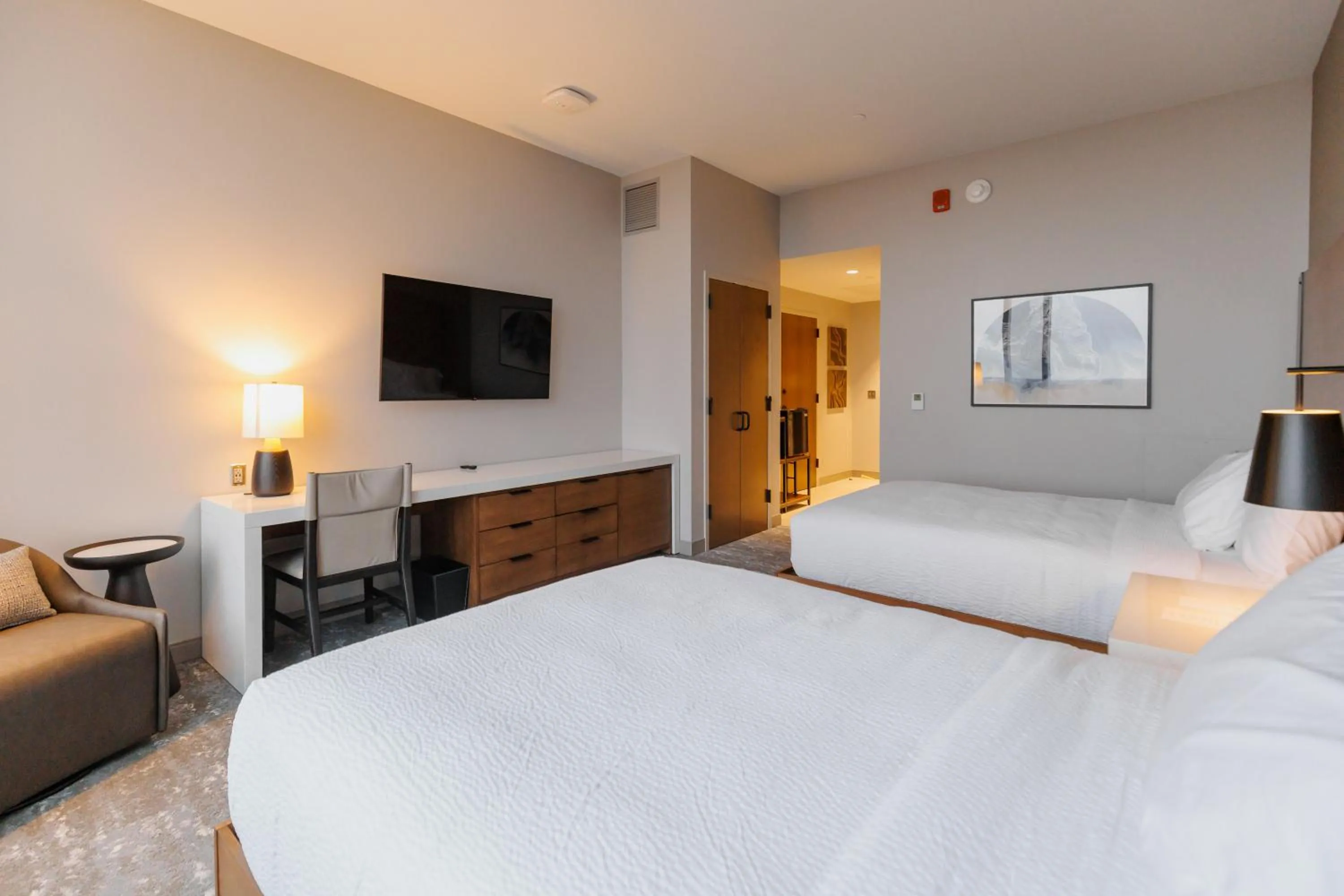 Photo of the whole room, Bed in Highpoint Hotel