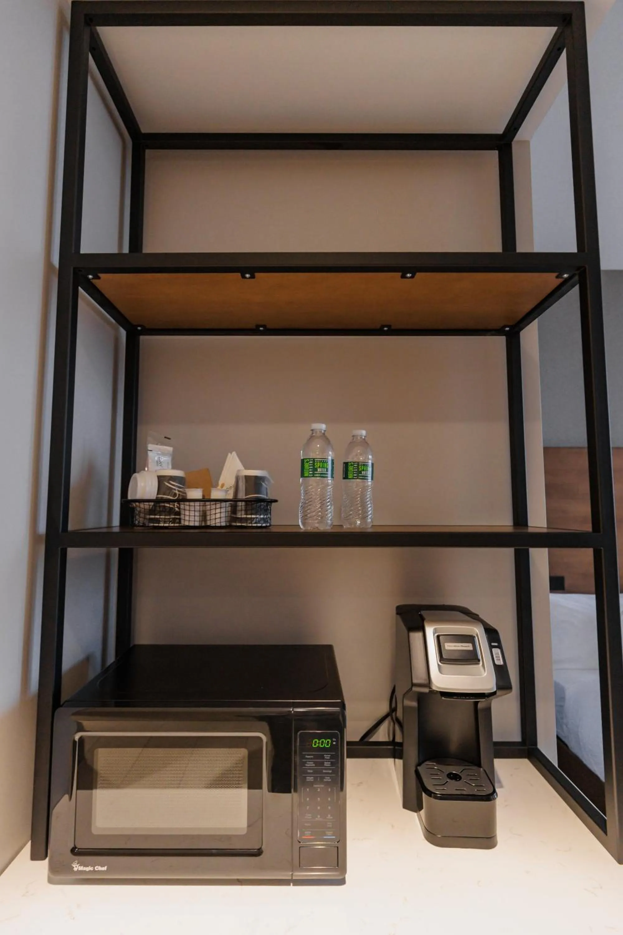 microwave in Highpoint Hotel