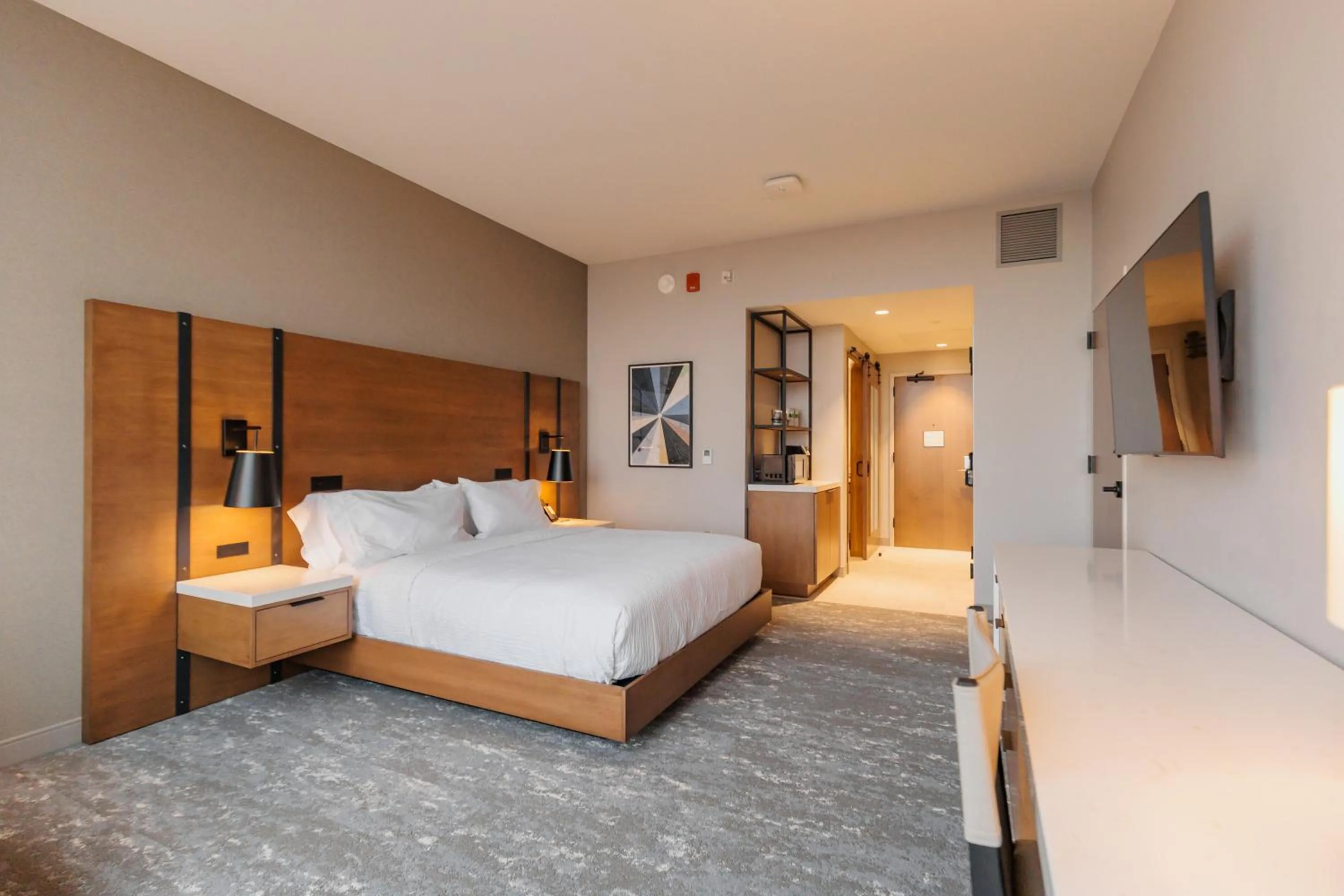 Bedroom, Bed in Highpoint Hotel