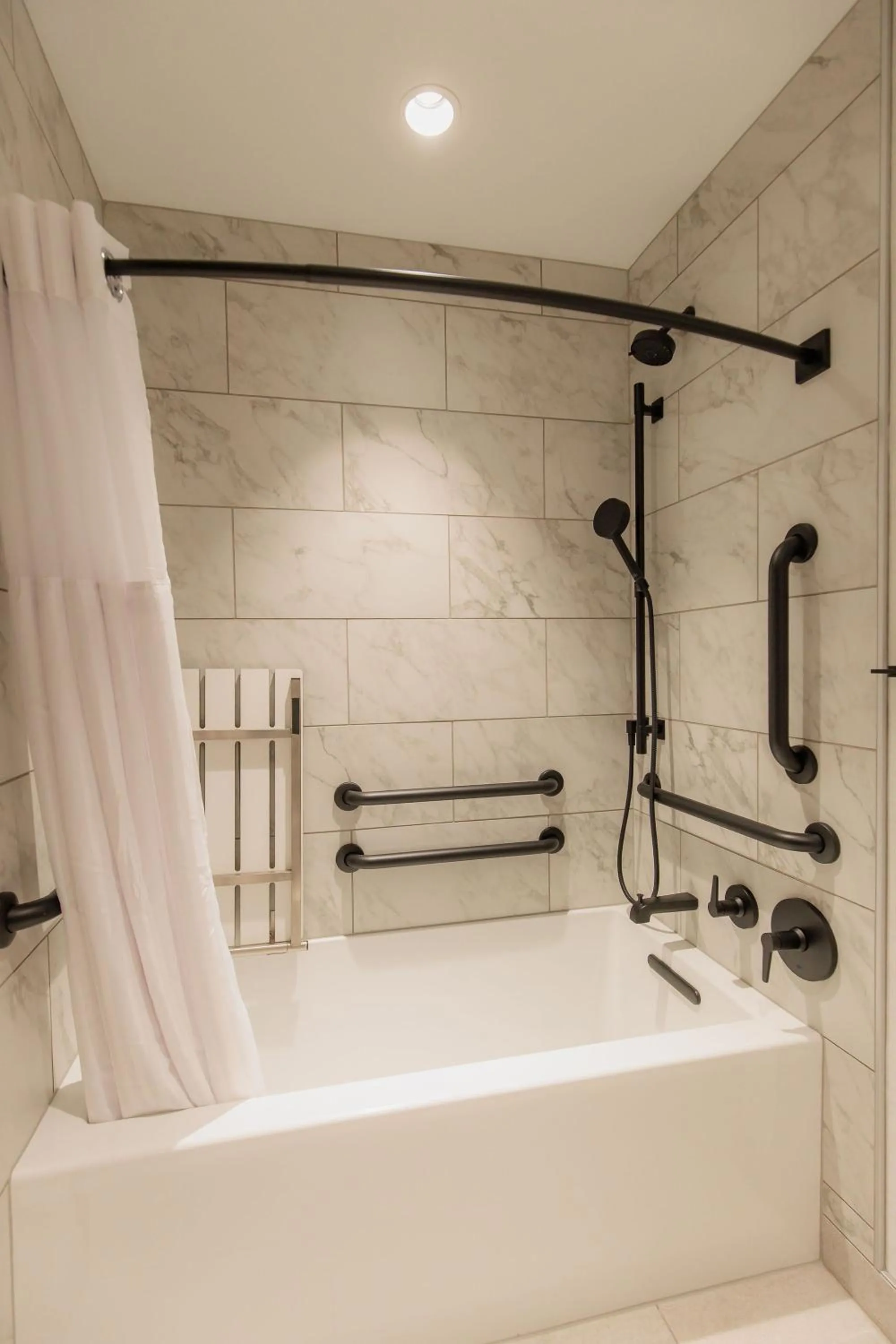 Bathroom in Highpoint Hotel