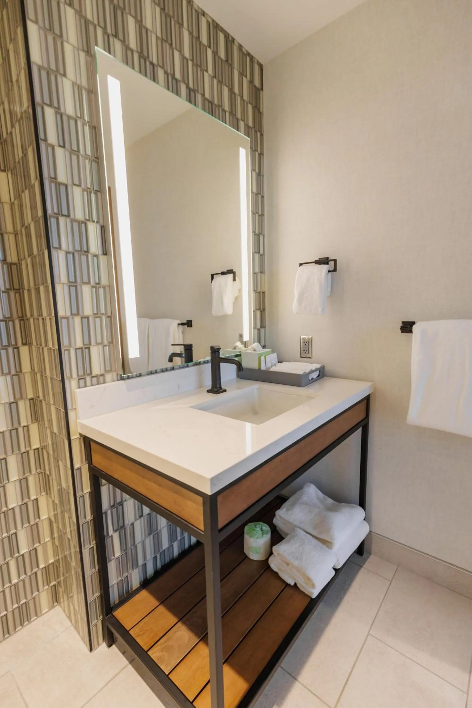 Bathroom in Highpoint Hotel