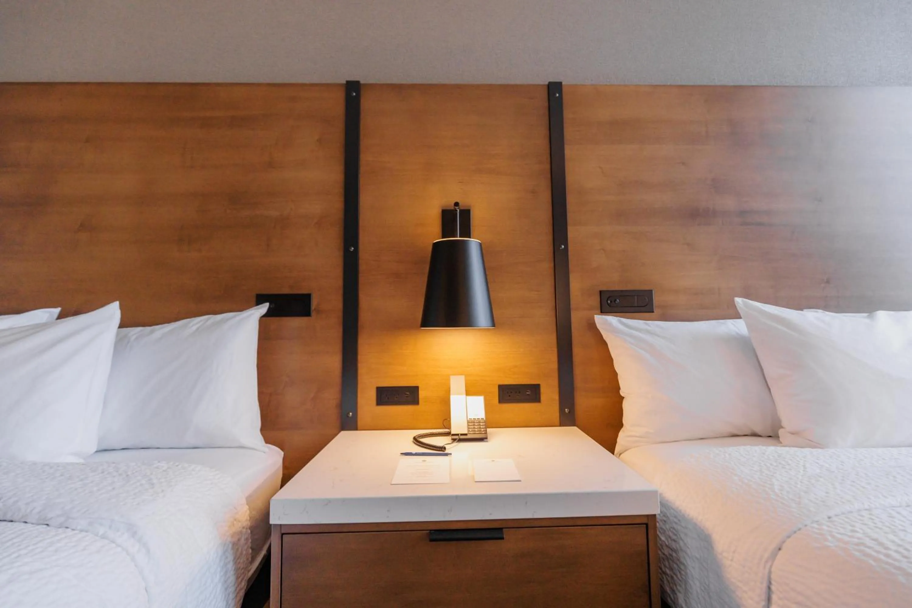 Bedroom, Bed in Highpoint Hotel