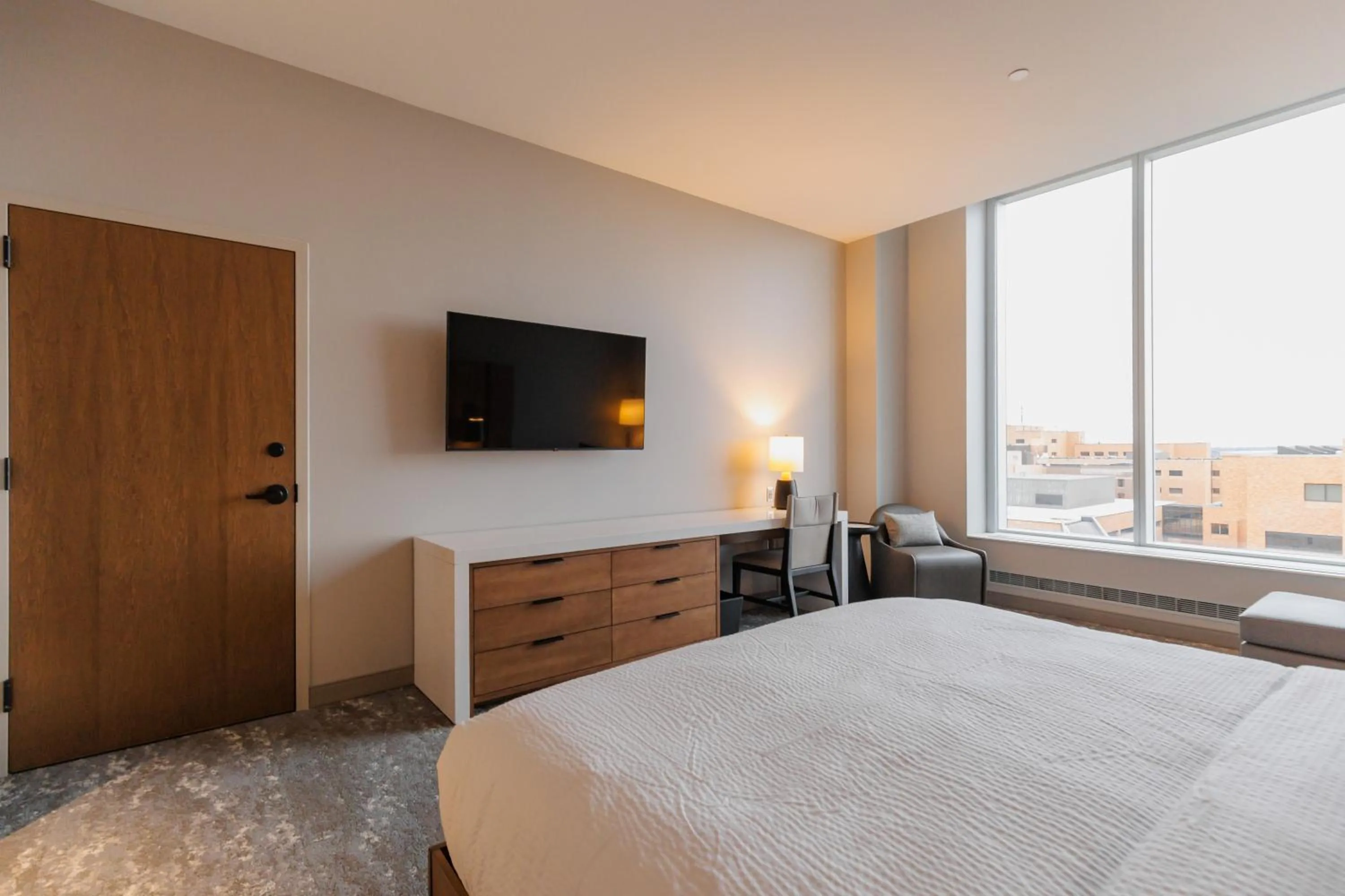 Bedroom, Bed in Highpoint Hotel