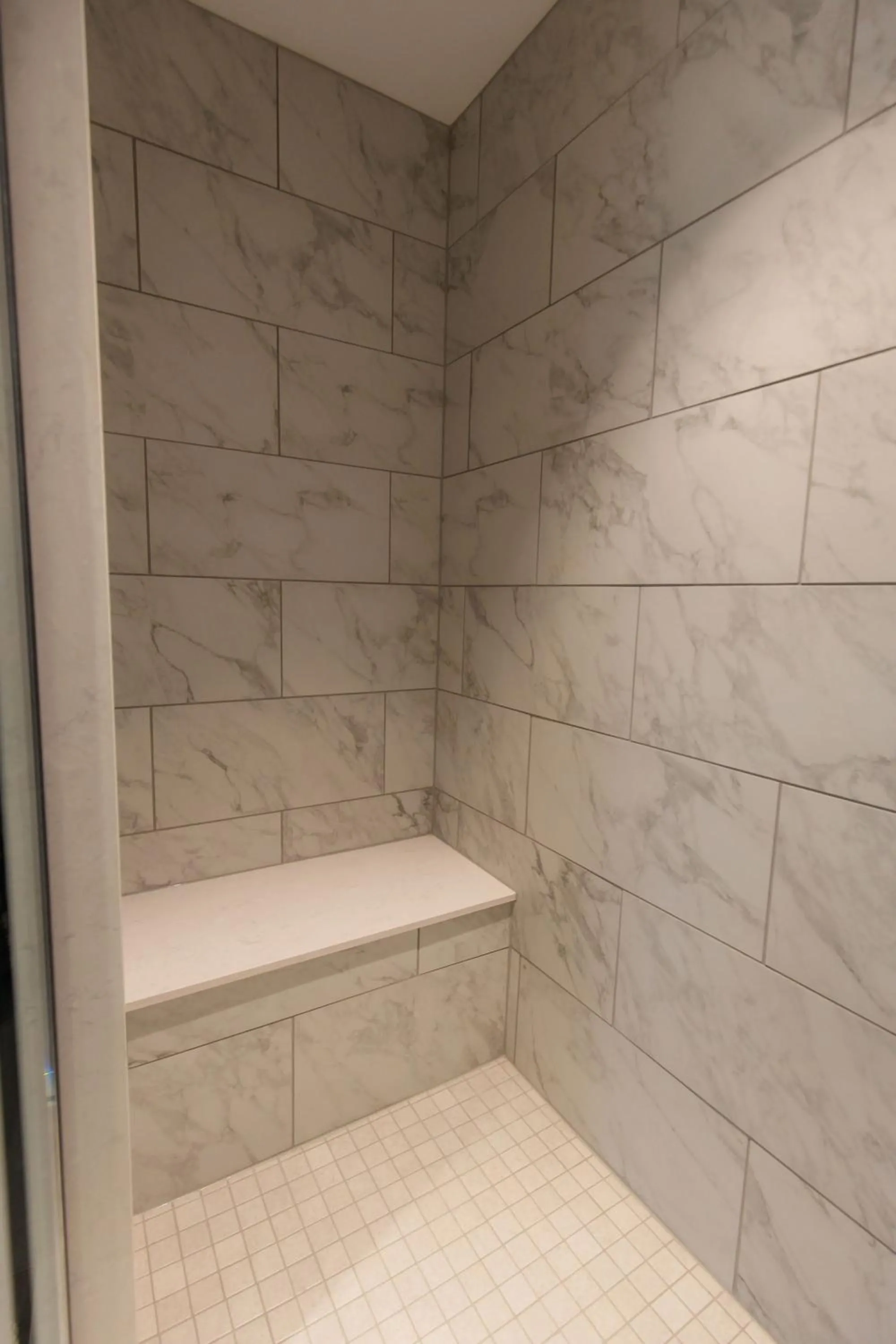 Shower in Highpoint Hotel