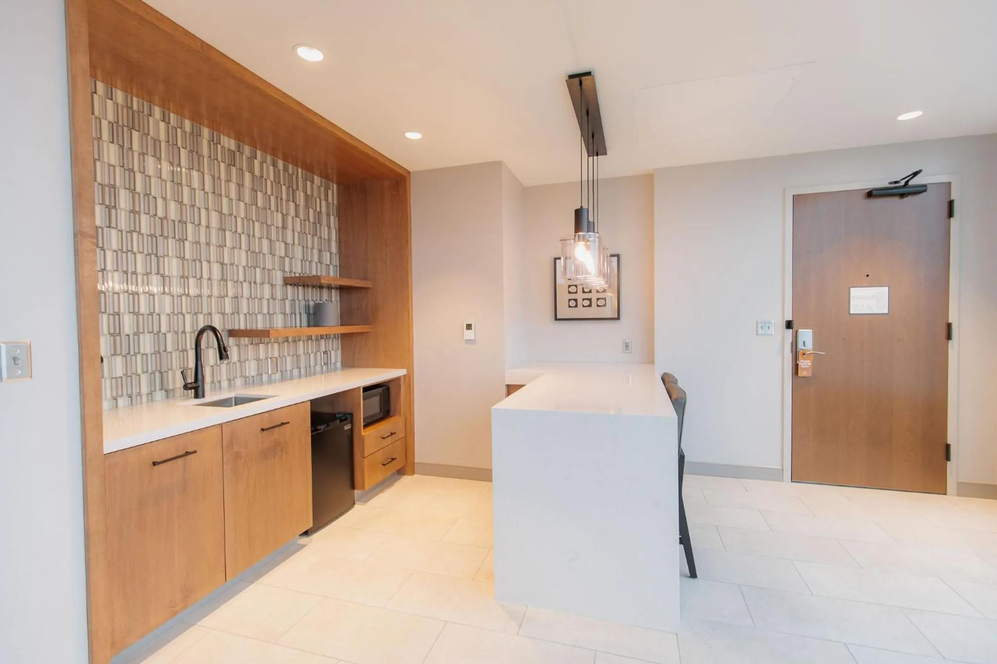 Kitchen or kitchenette in Highpoint Hotel