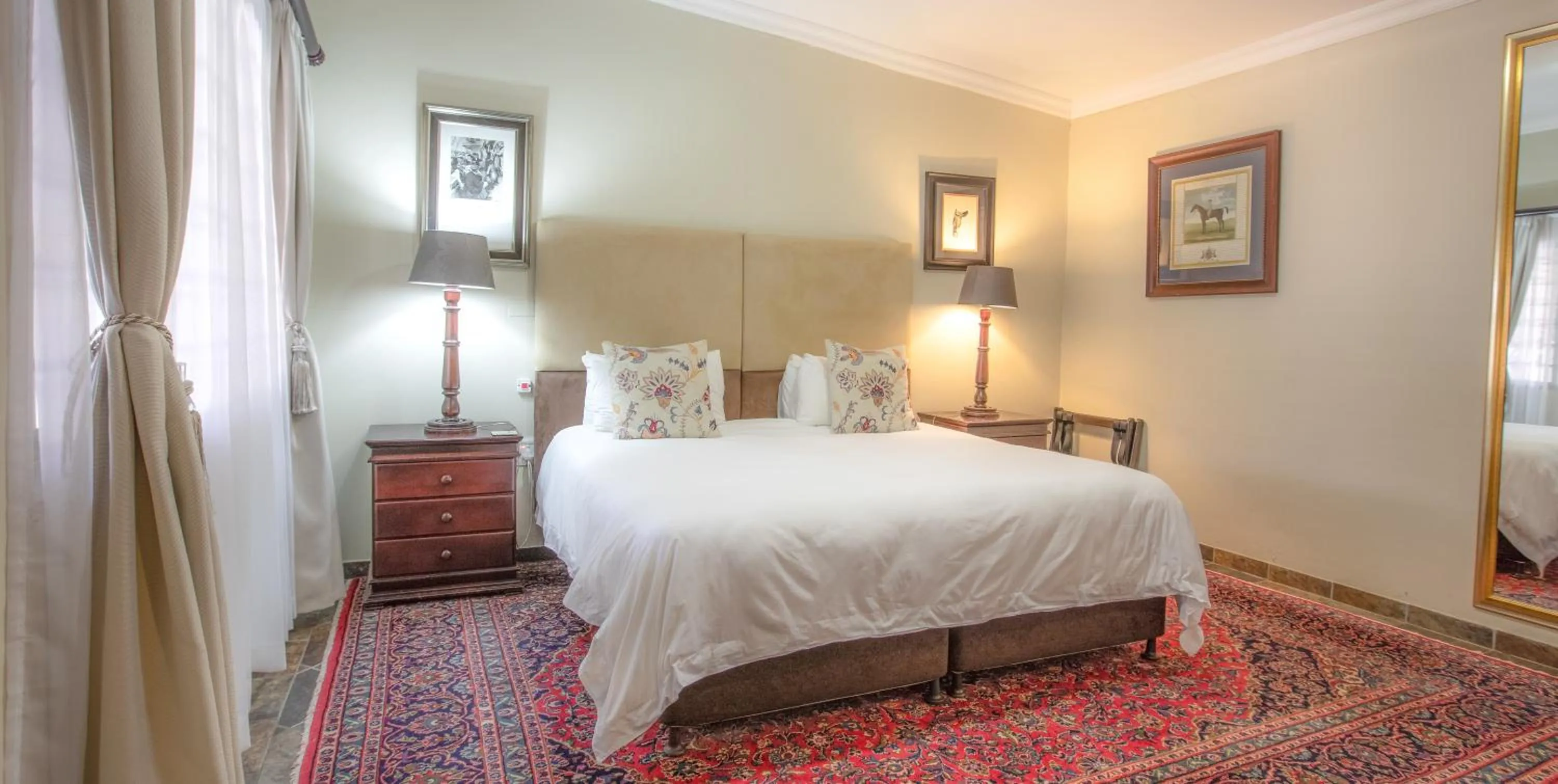 TV and multimedia, Bed in At Heritage House