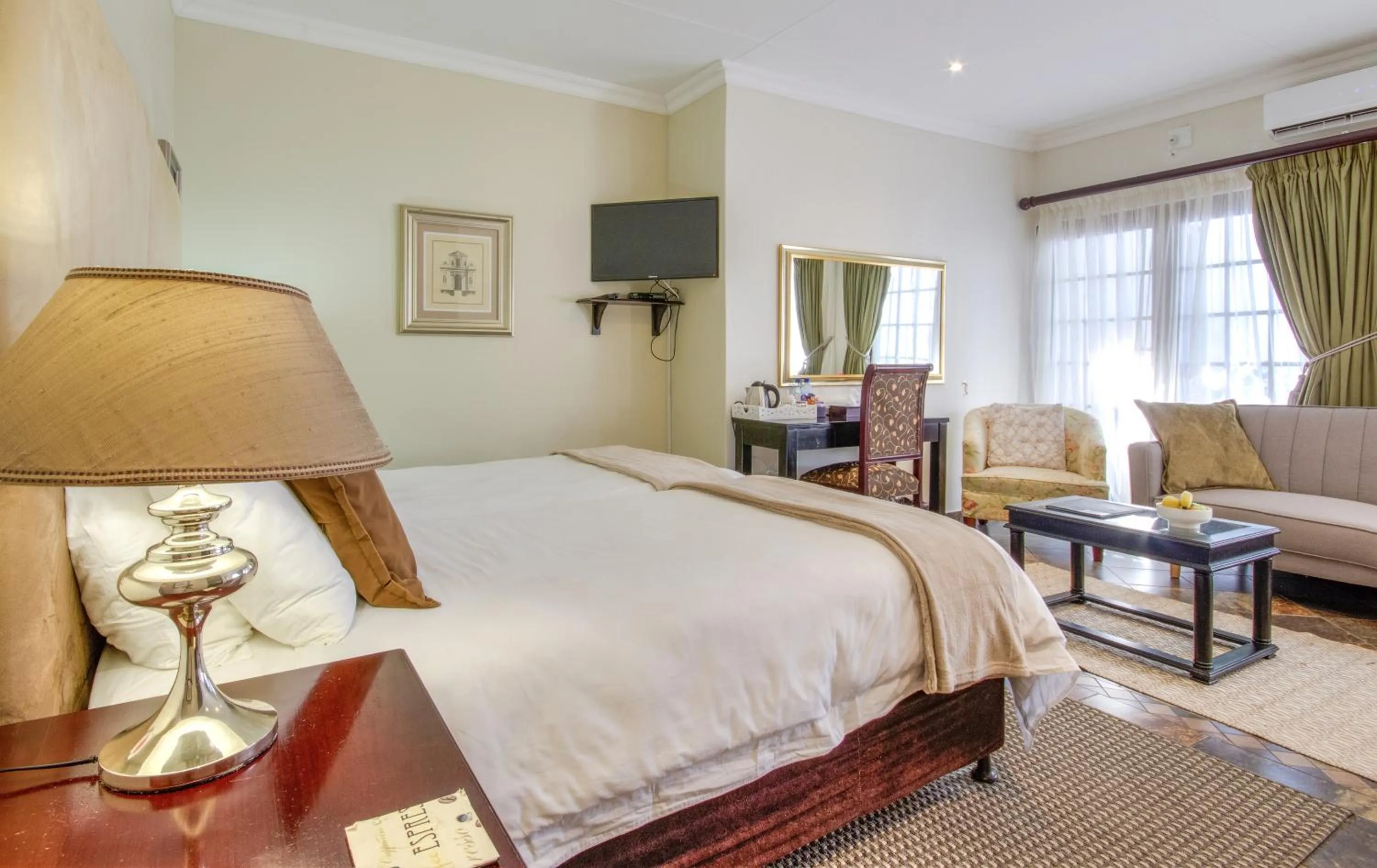 TV and multimedia, Bed in At Heritage House