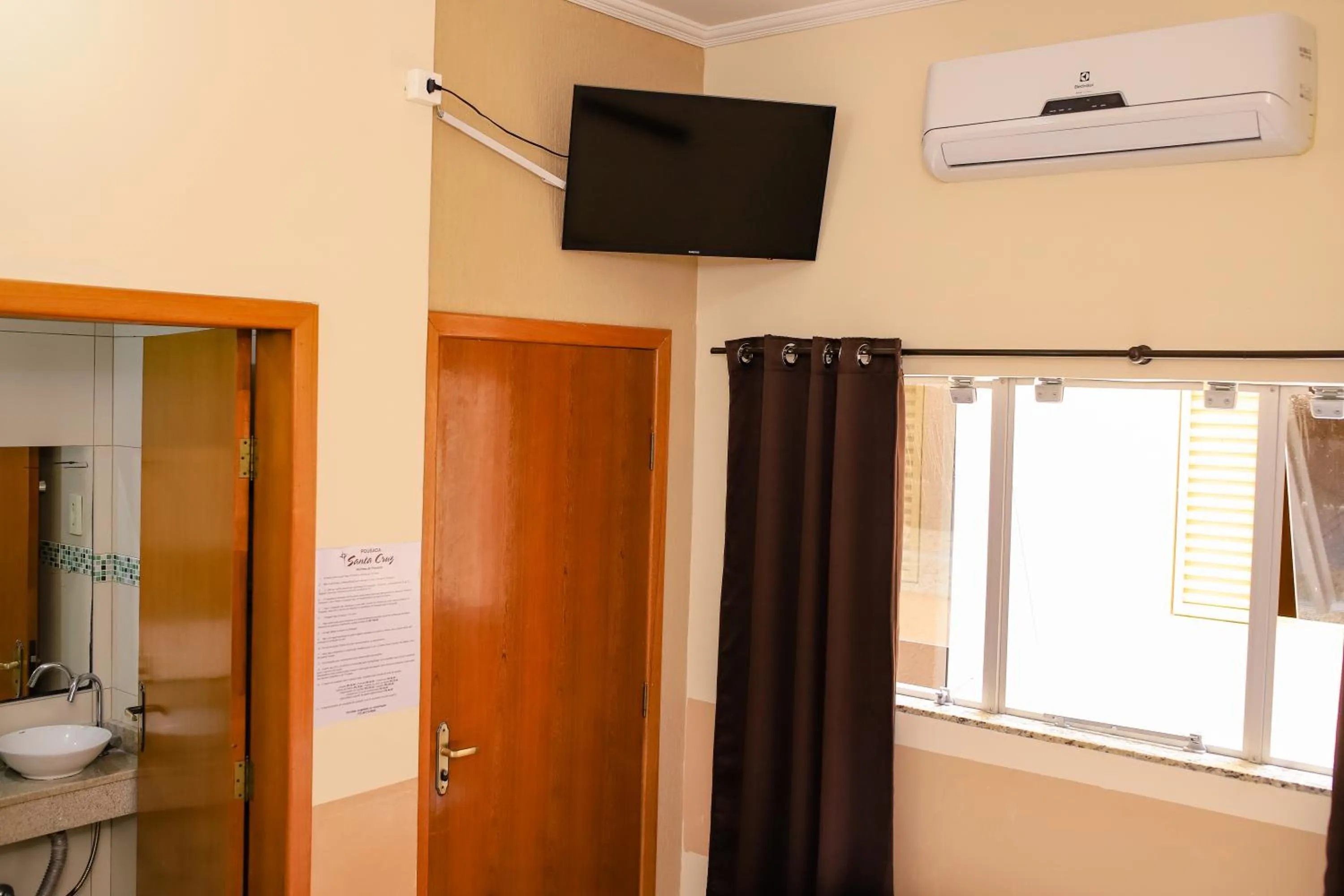 TV and multimedia in Pousada Santa Cruz