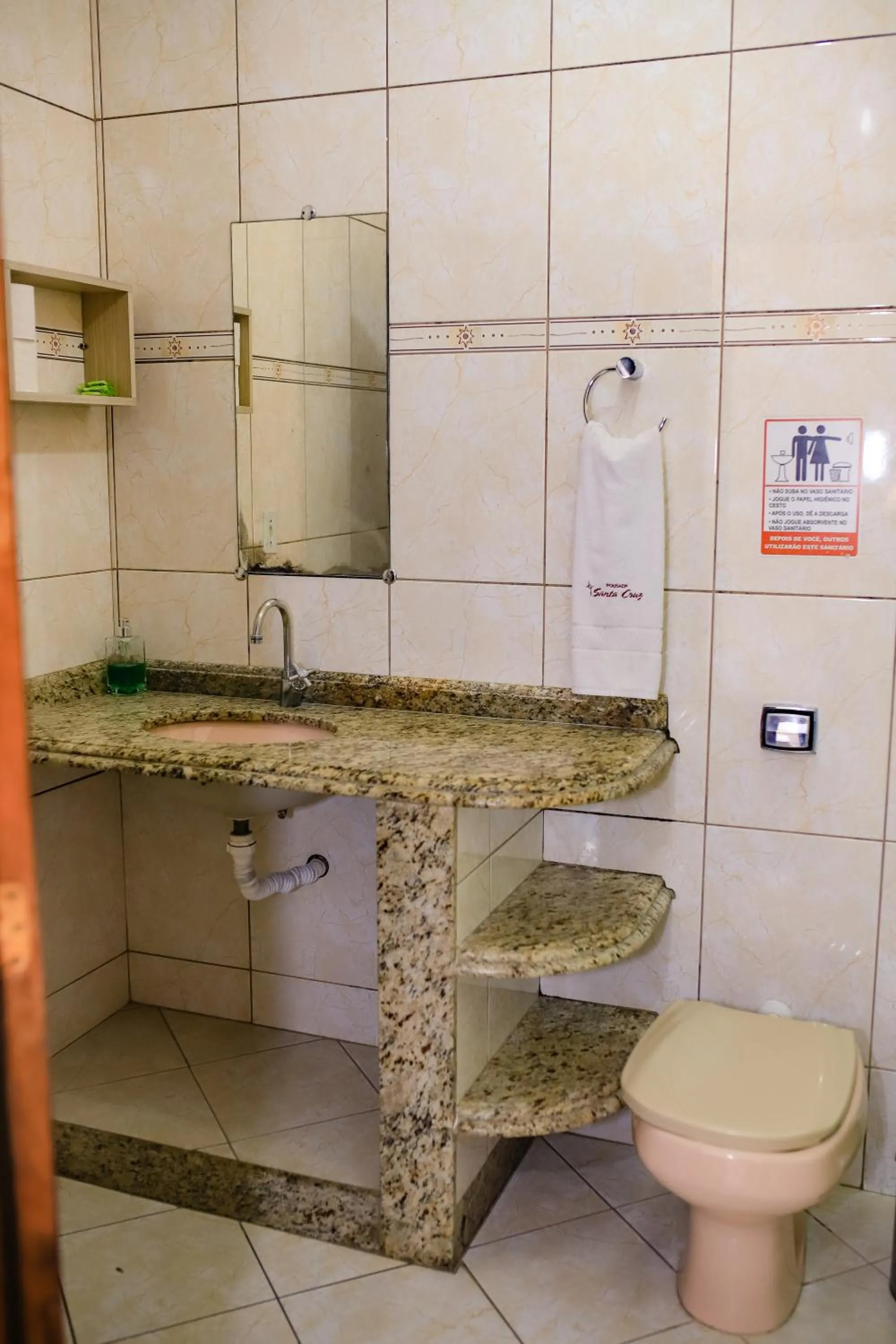 Bathroom in Pousada Santa Cruz