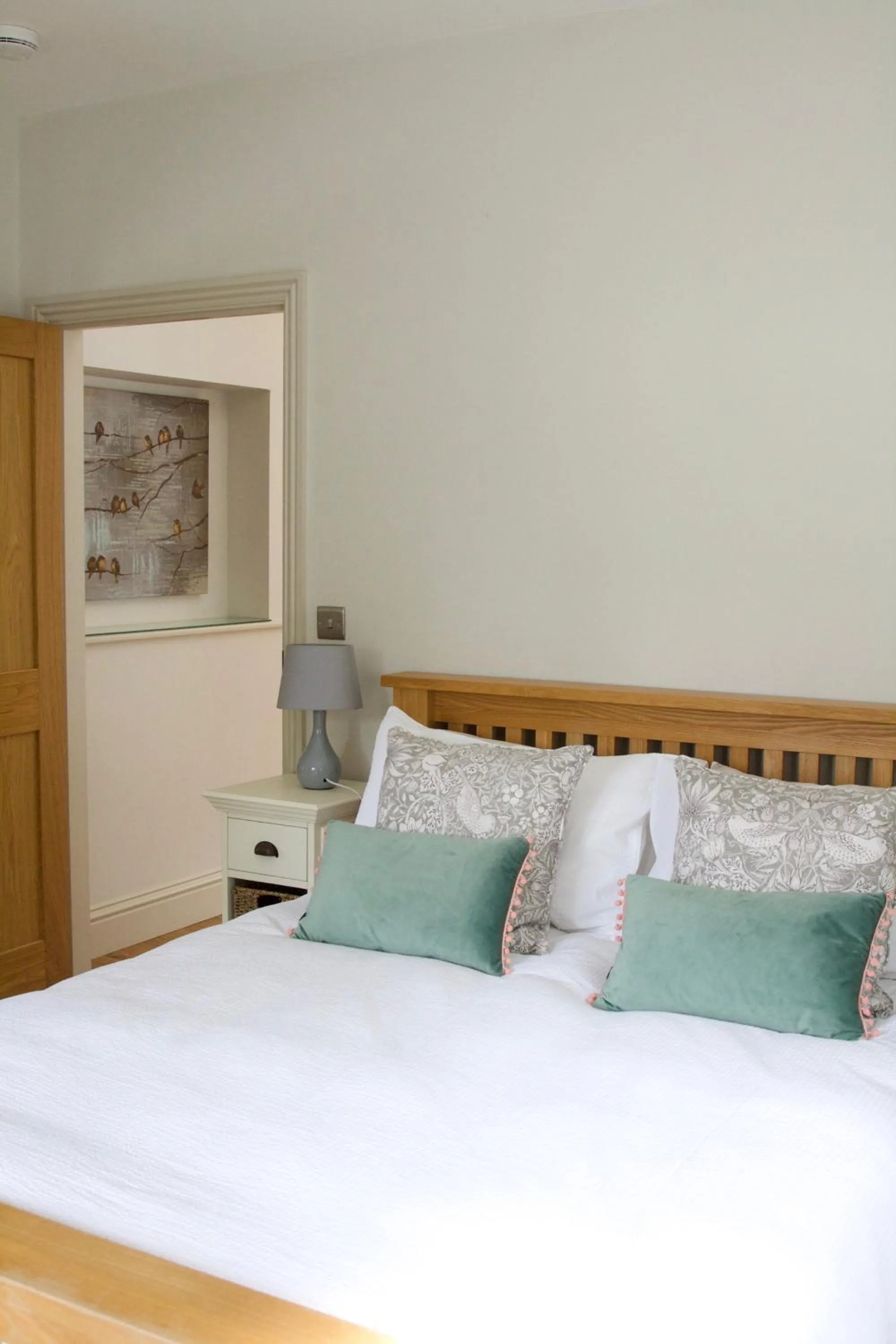 Bedroom, Bed in Cromhall Farm