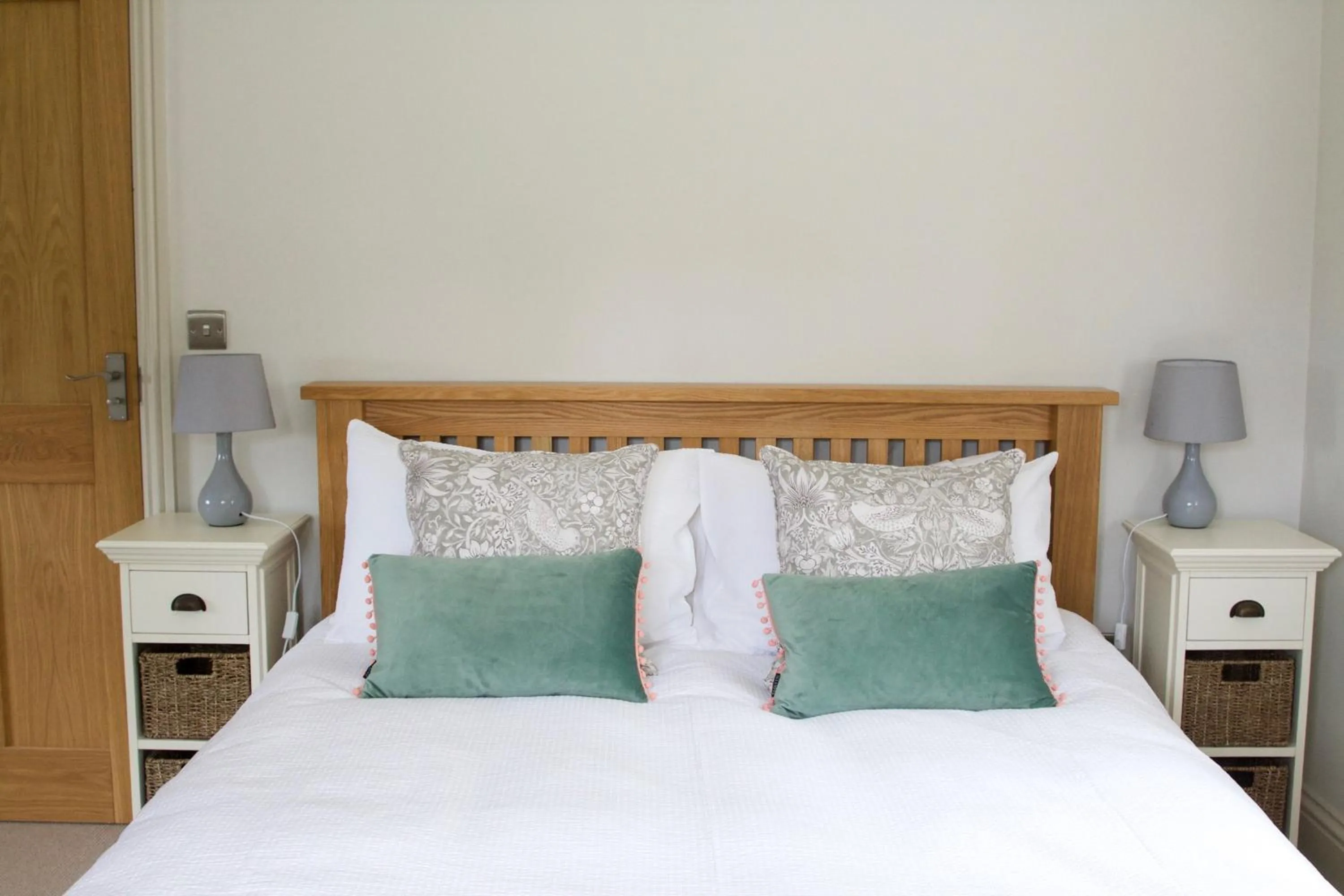 Bedroom, Bed in Cromhall Farm
