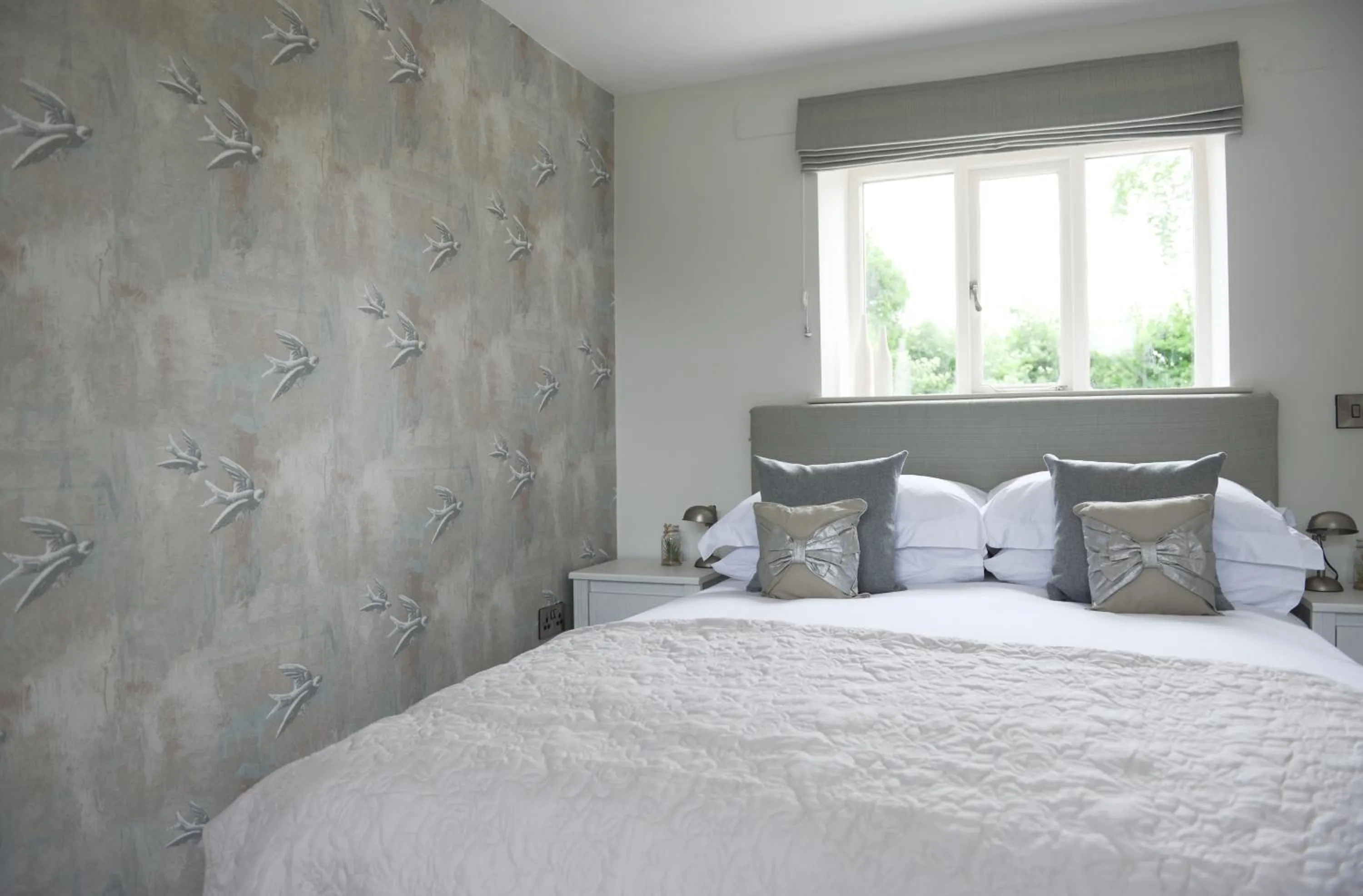 Bedroom, Bed in Cromhall Farm