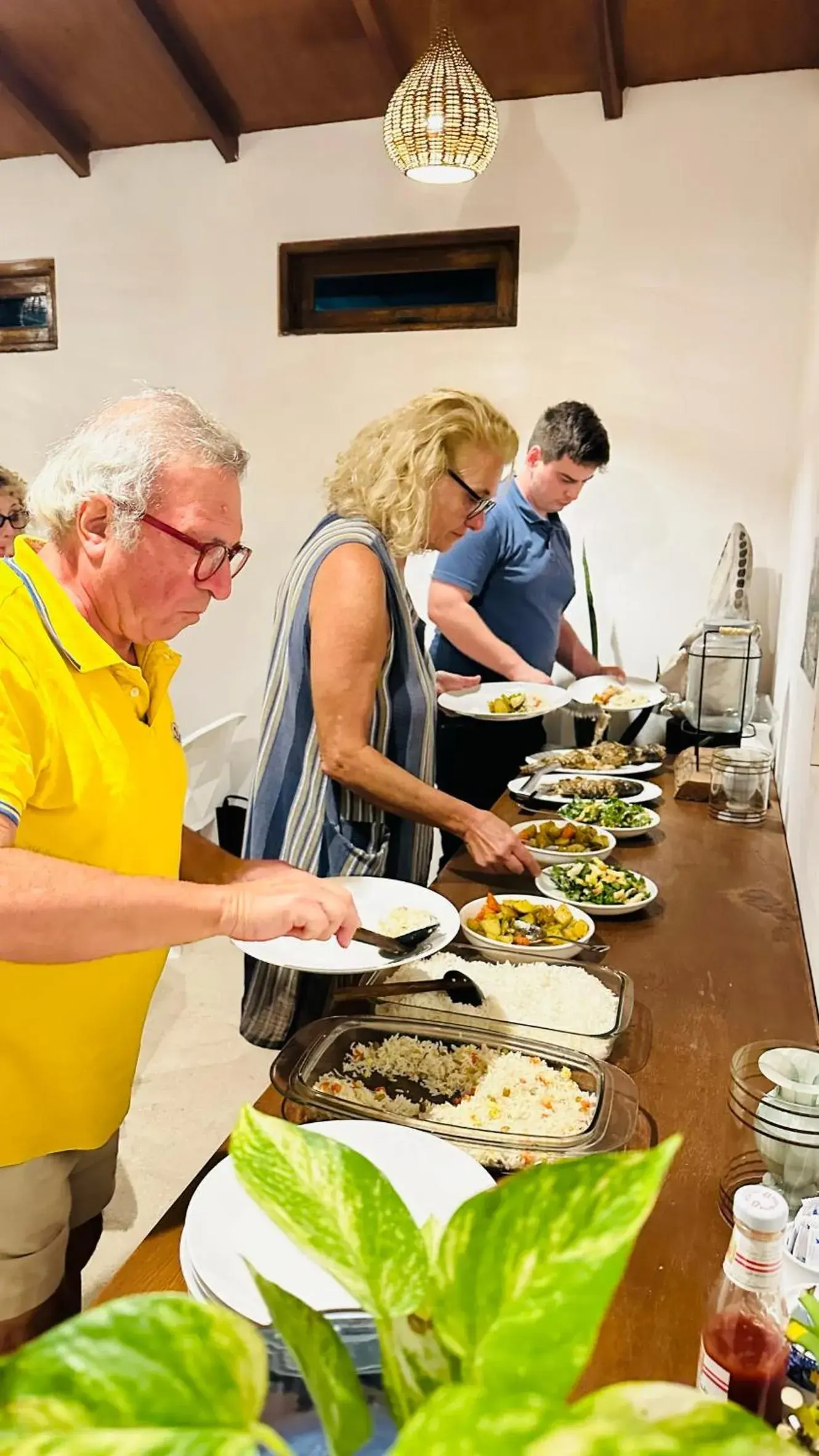 Restaurant/places to eat in Masfalhi View Inn Restaurant/places to eat in Masfalhi View Inn