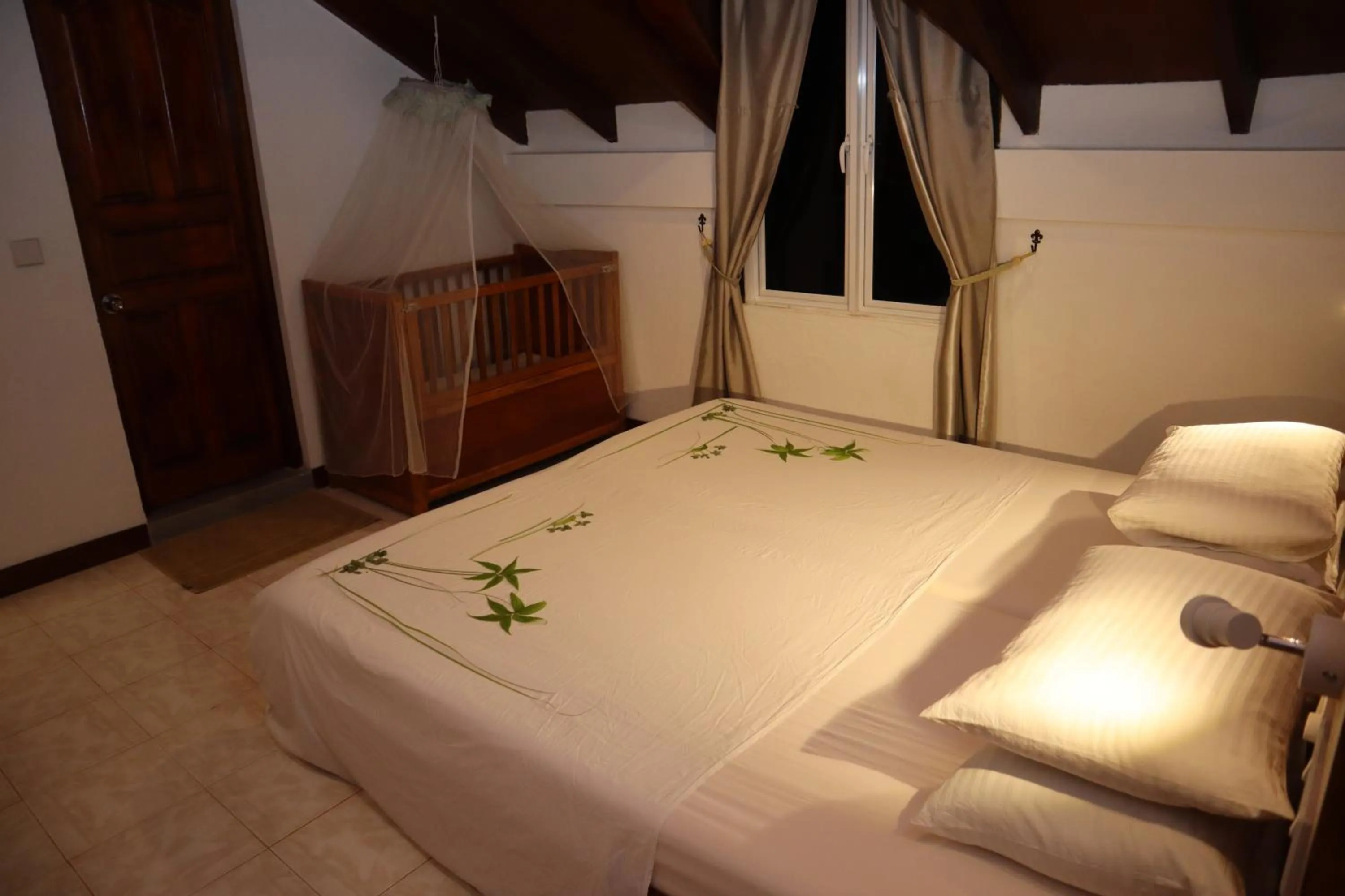 Bedroom, Bed in Masfalhi View Inn