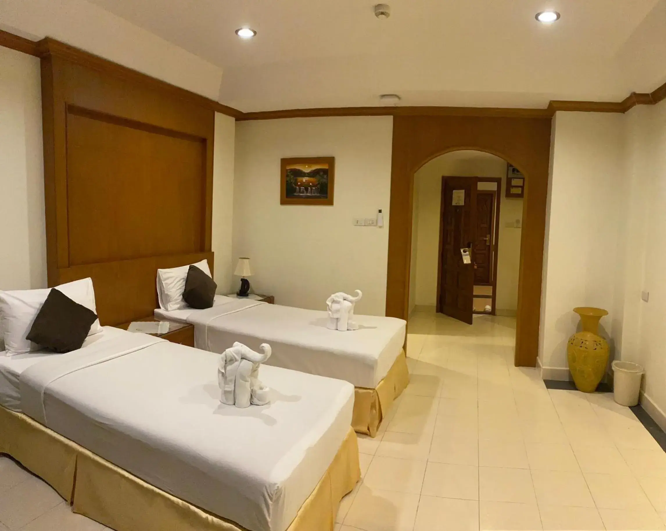 Photo of the whole room, Bed in Seaview Sriracha Hotel Photo of the whole room, Bed in Seaview Sriracha Hotel