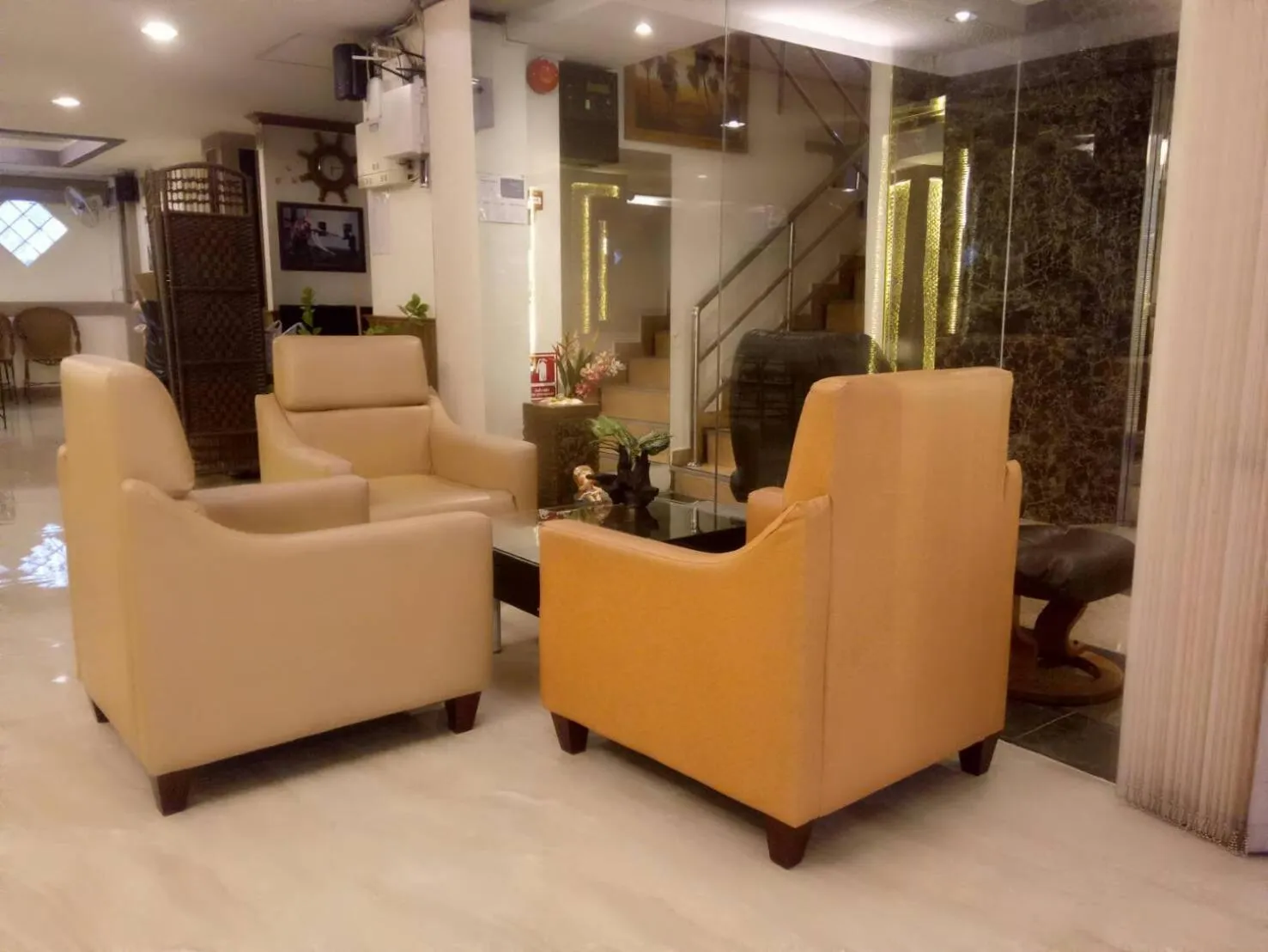 Seating area in Seaview Sriracha Hotel