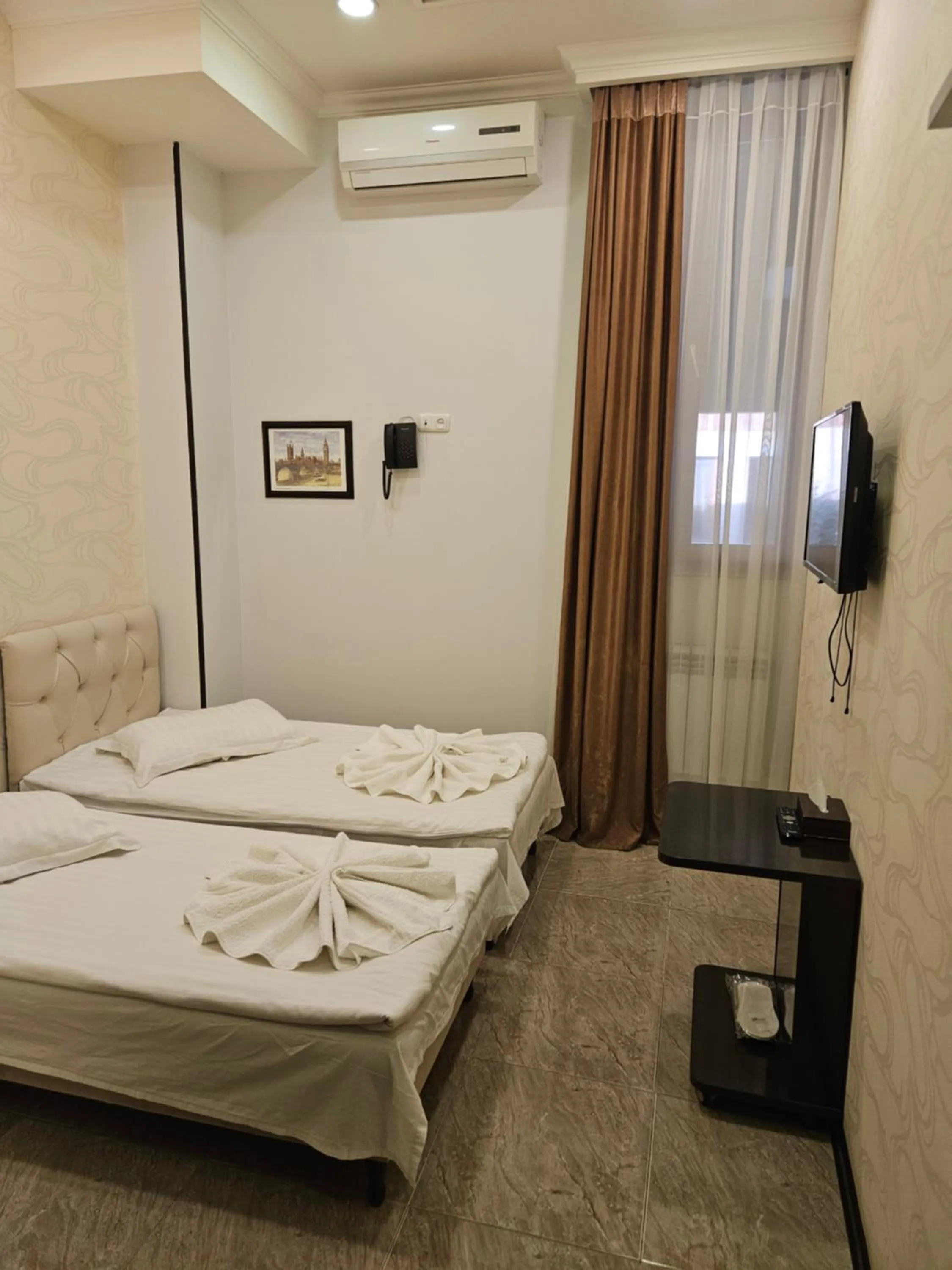 Property building, Bed in Eridana Hotel