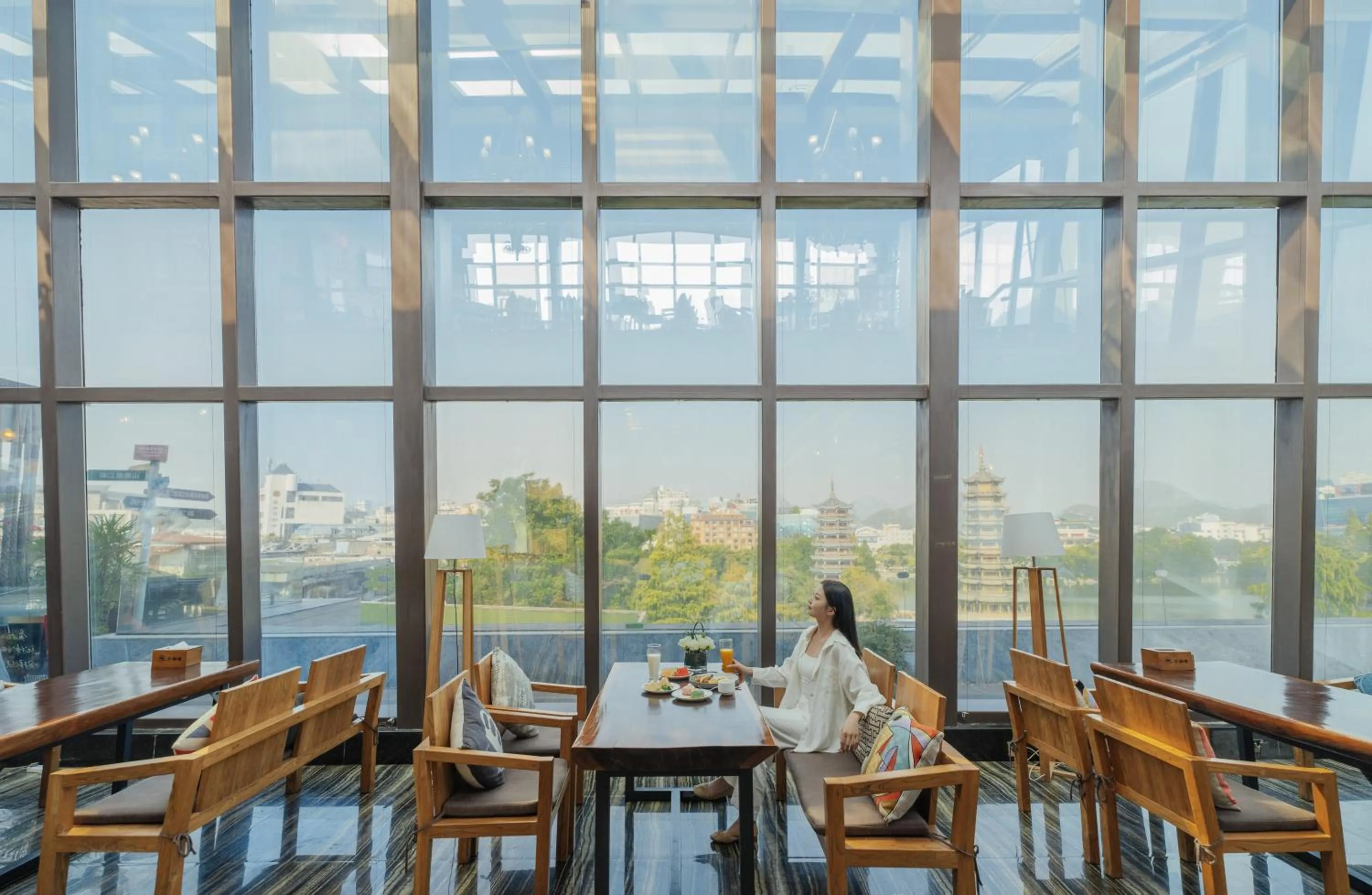 Restaurant/places to eat in Venus Royal Hotel Guilin Elephant Trunk Hill & Sun and Moon Twin Towers Branch