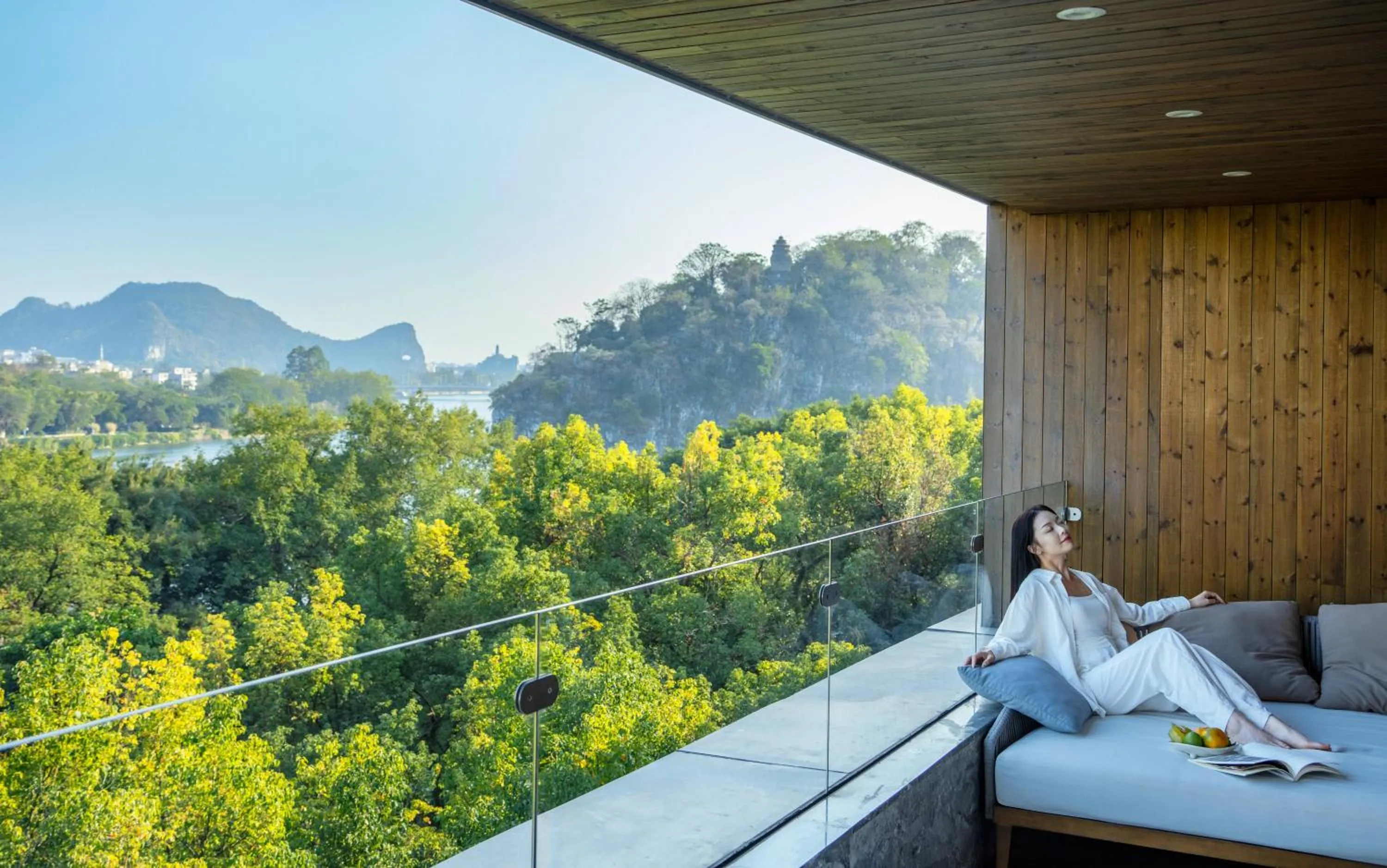 Balcony/Terrace in Venus Royal Hotel Guilin Elephant Trunk Hill & Sun and Moon Twin Towers Branch