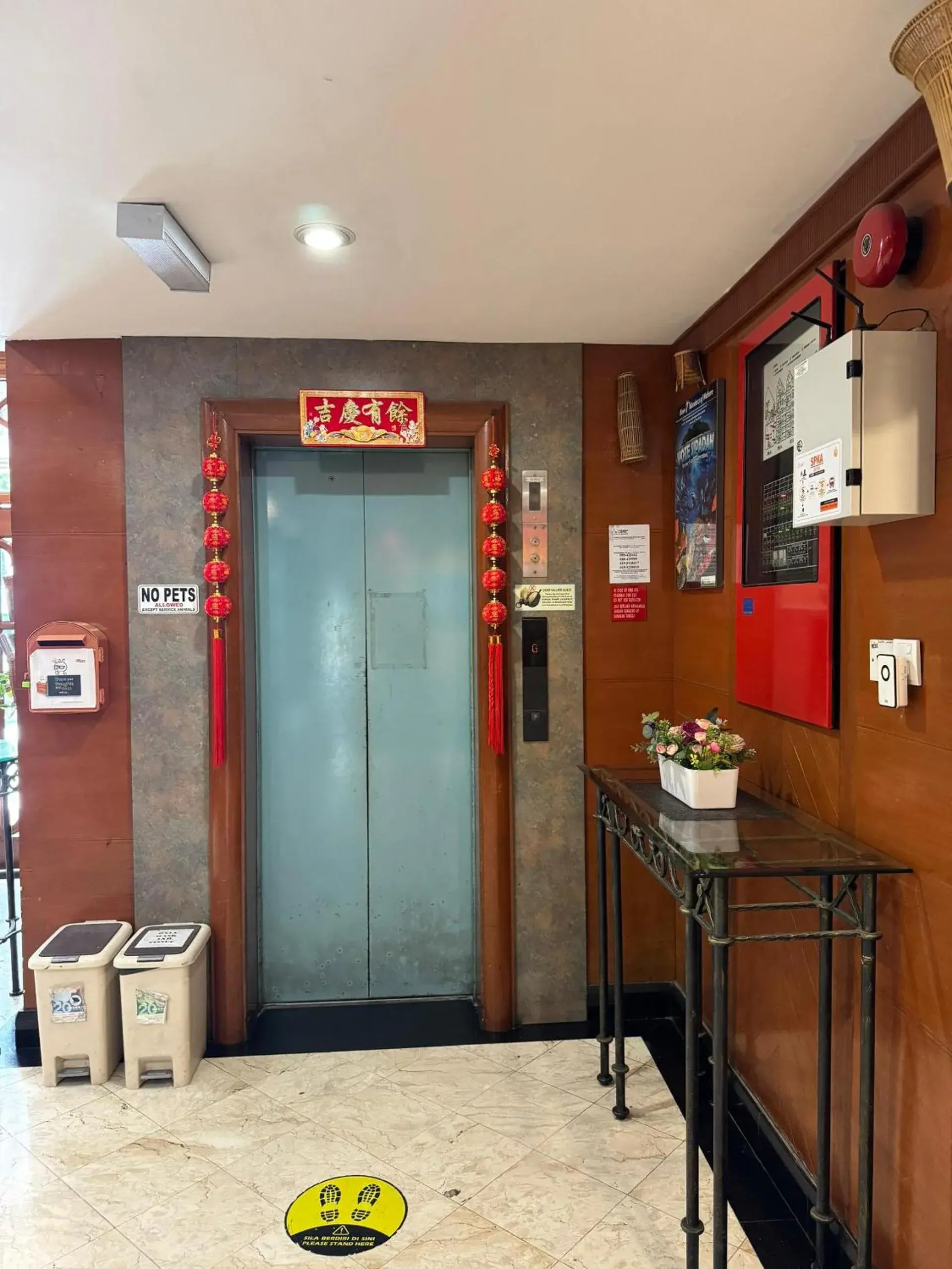 Lobby or reception in Hotel Deleeton Lobby or reception in Hotel Deleeton