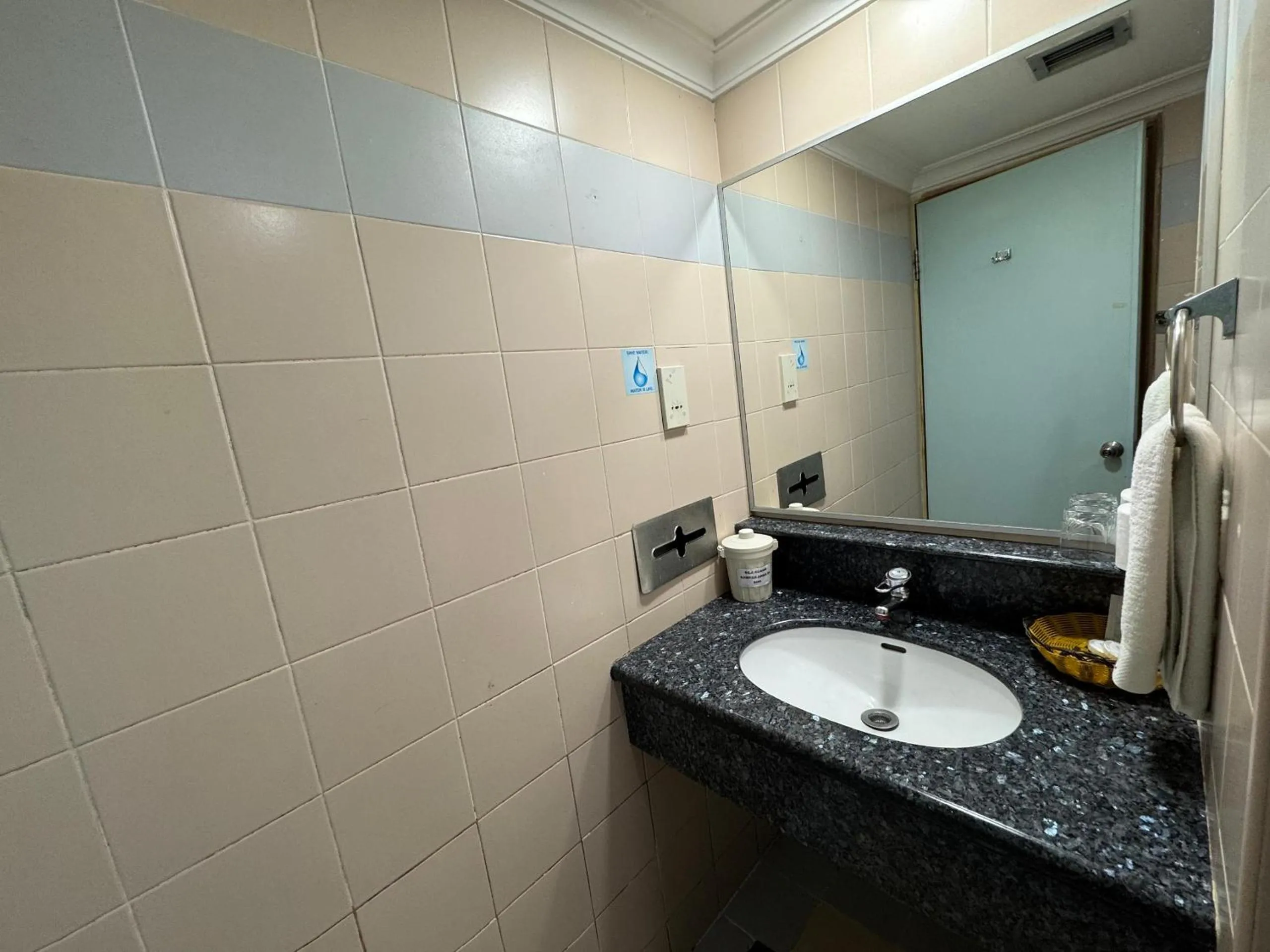 Bathroom in Hotel Deleeton