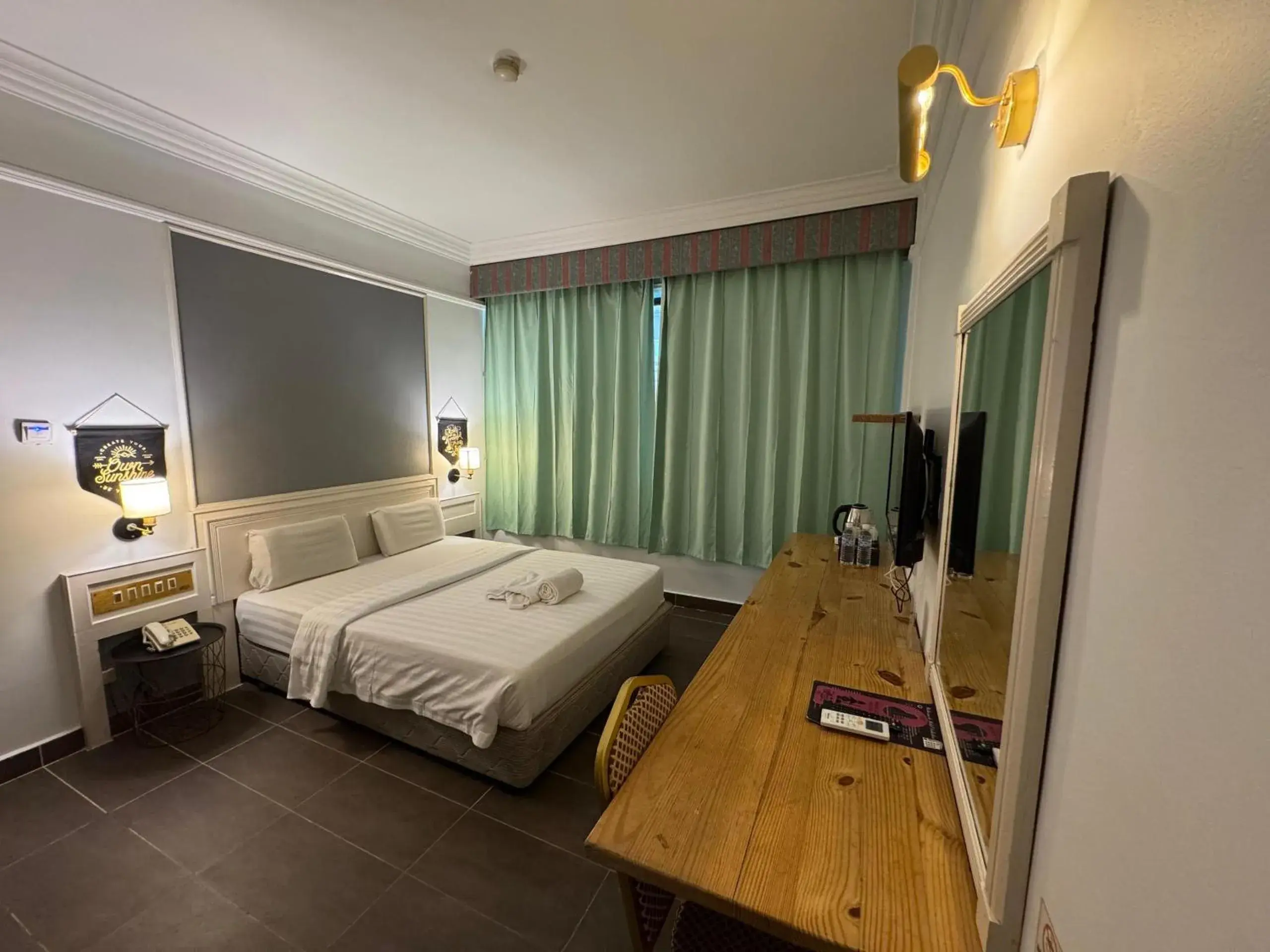 Bedroom, Bed in Hotel Deleeton Bedroom, Bed in Hotel Deleeton