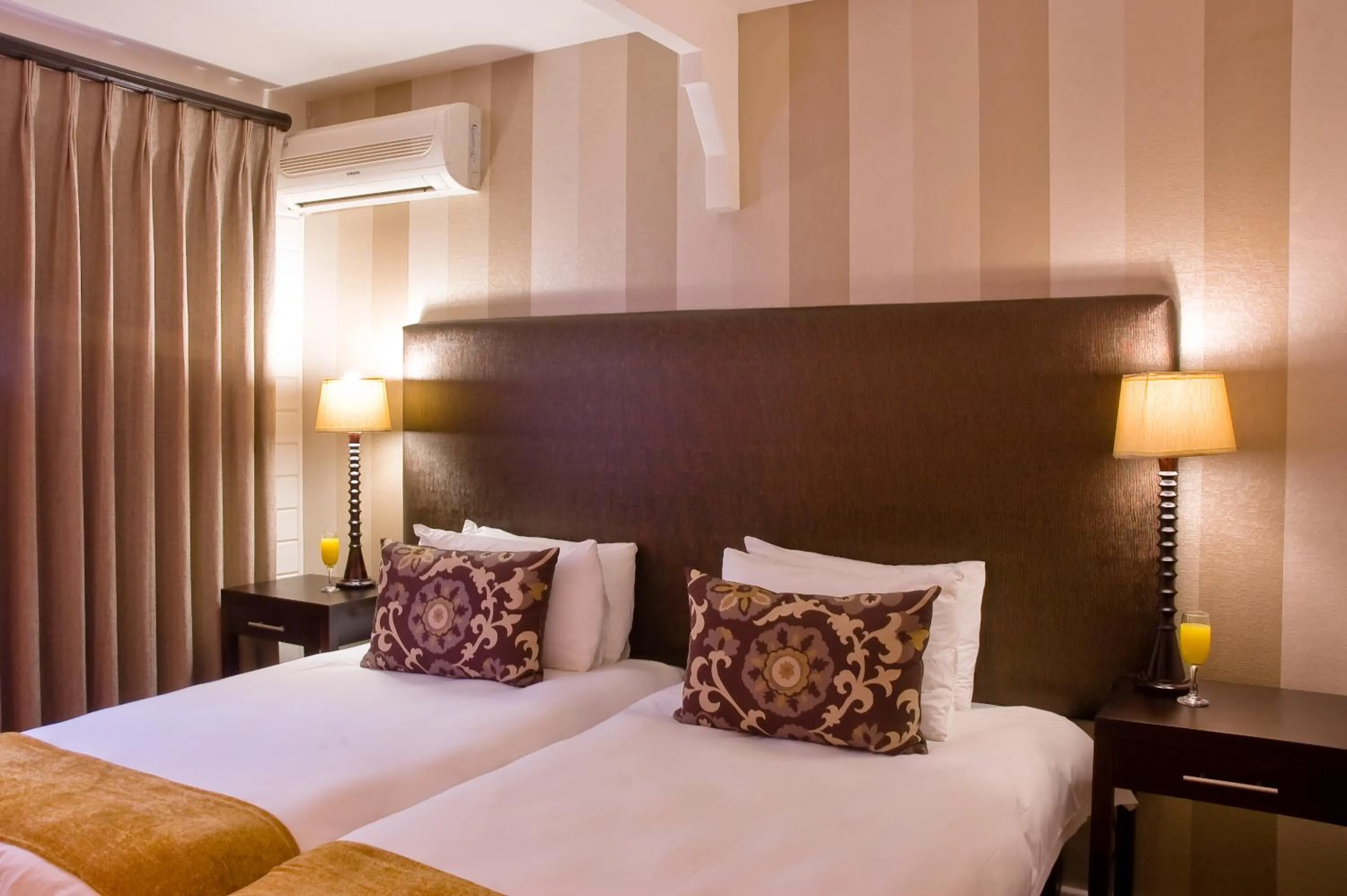 Standard Twin Room with Sea View in The Kelway Hotel