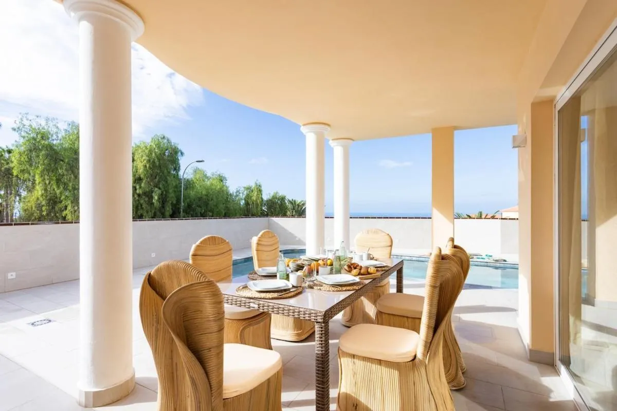 Villa Cush