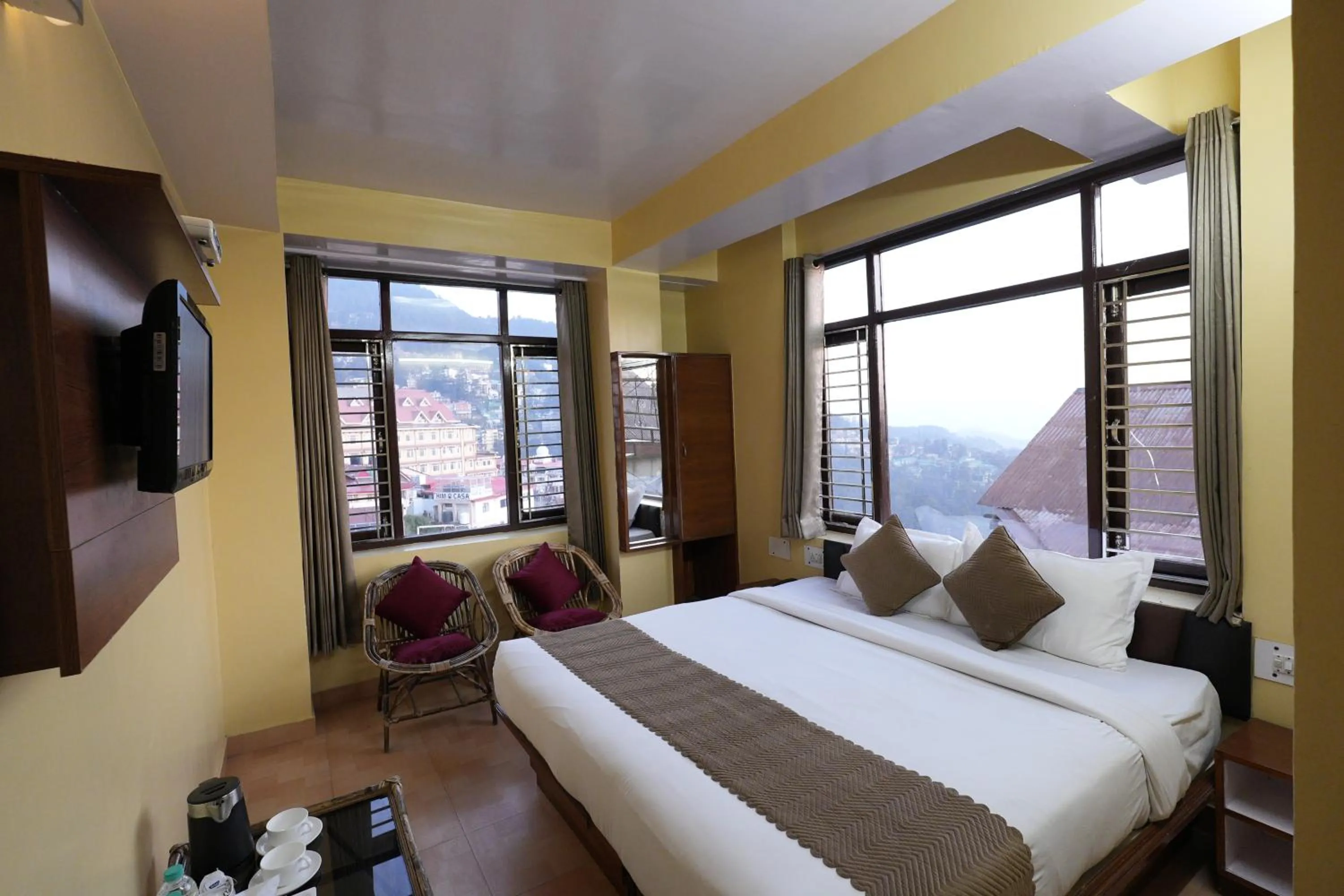 Photo of the whole room, Bed in Harmony Sentiments