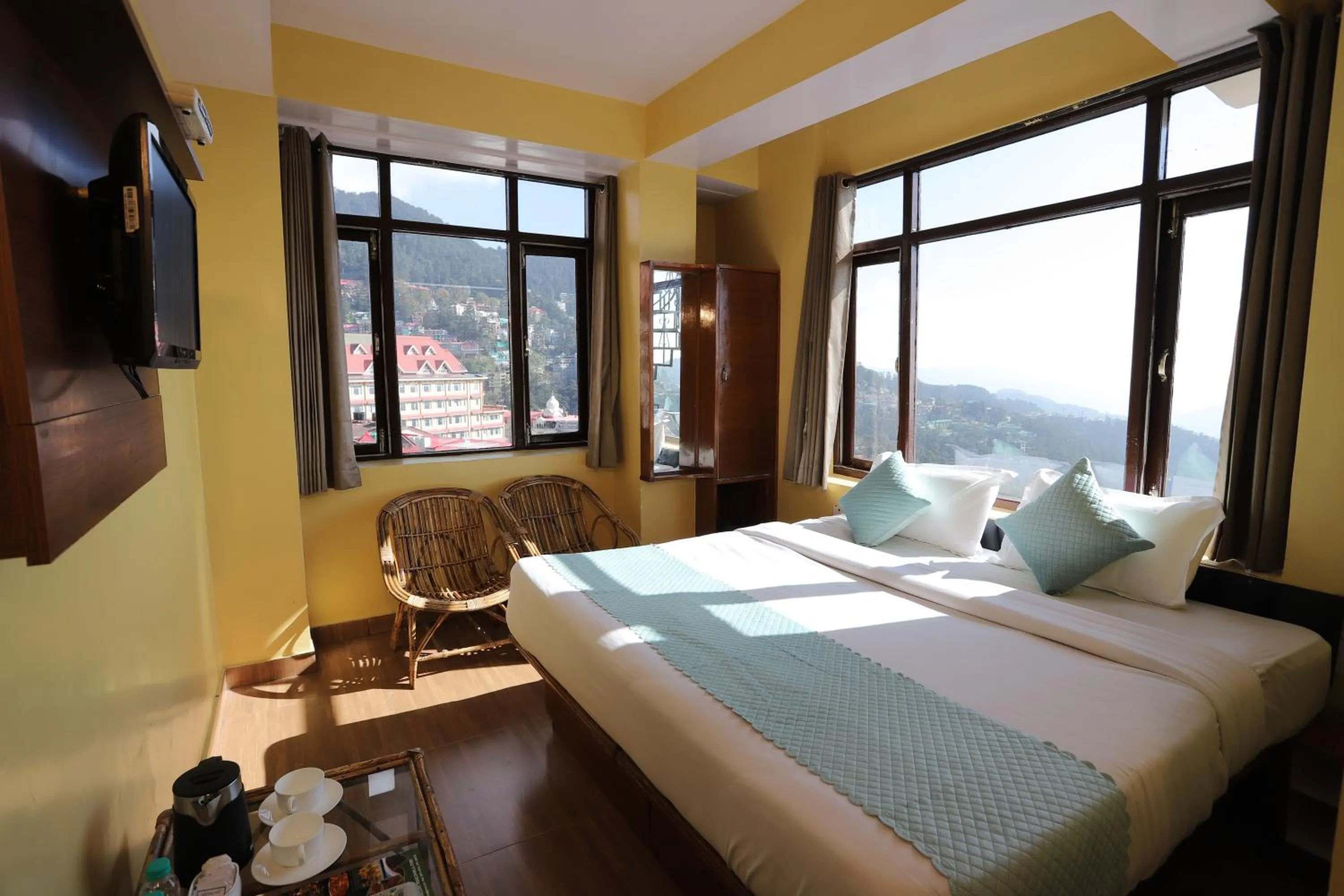 Photo of the whole room, Bed in Harmony Sentiments