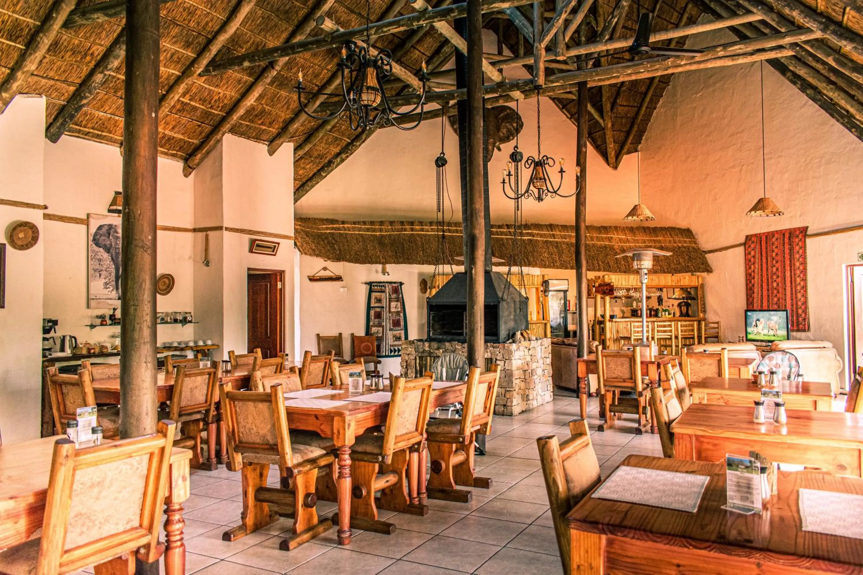 Restaurant/places to eat in Elephants Footprint Lodge
