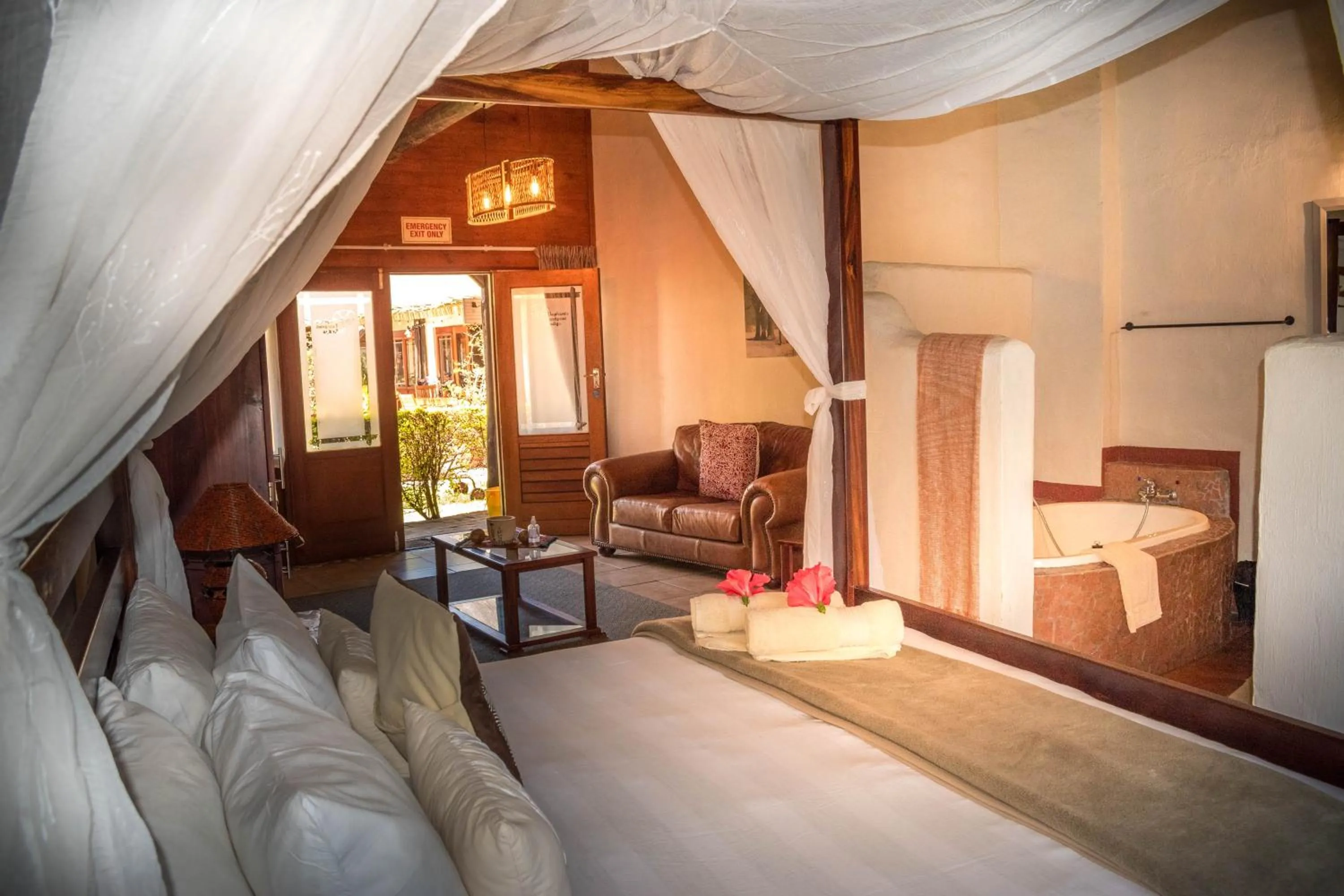 Photo of the whole room in Elephants Footprint Lodge