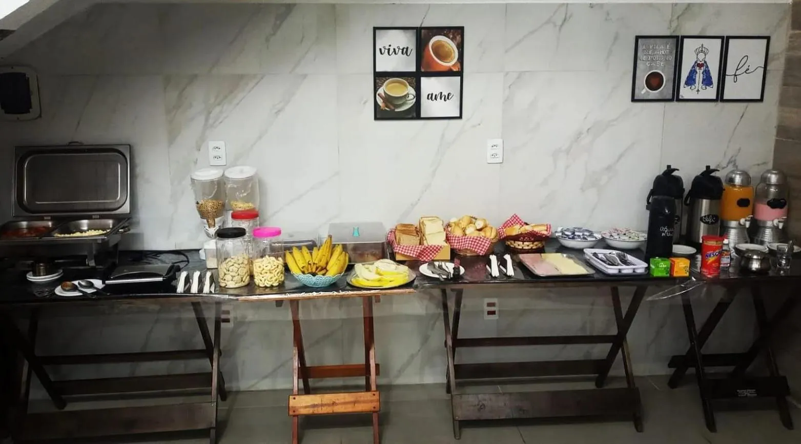Food and drinks in Pousada Santa Terezinha